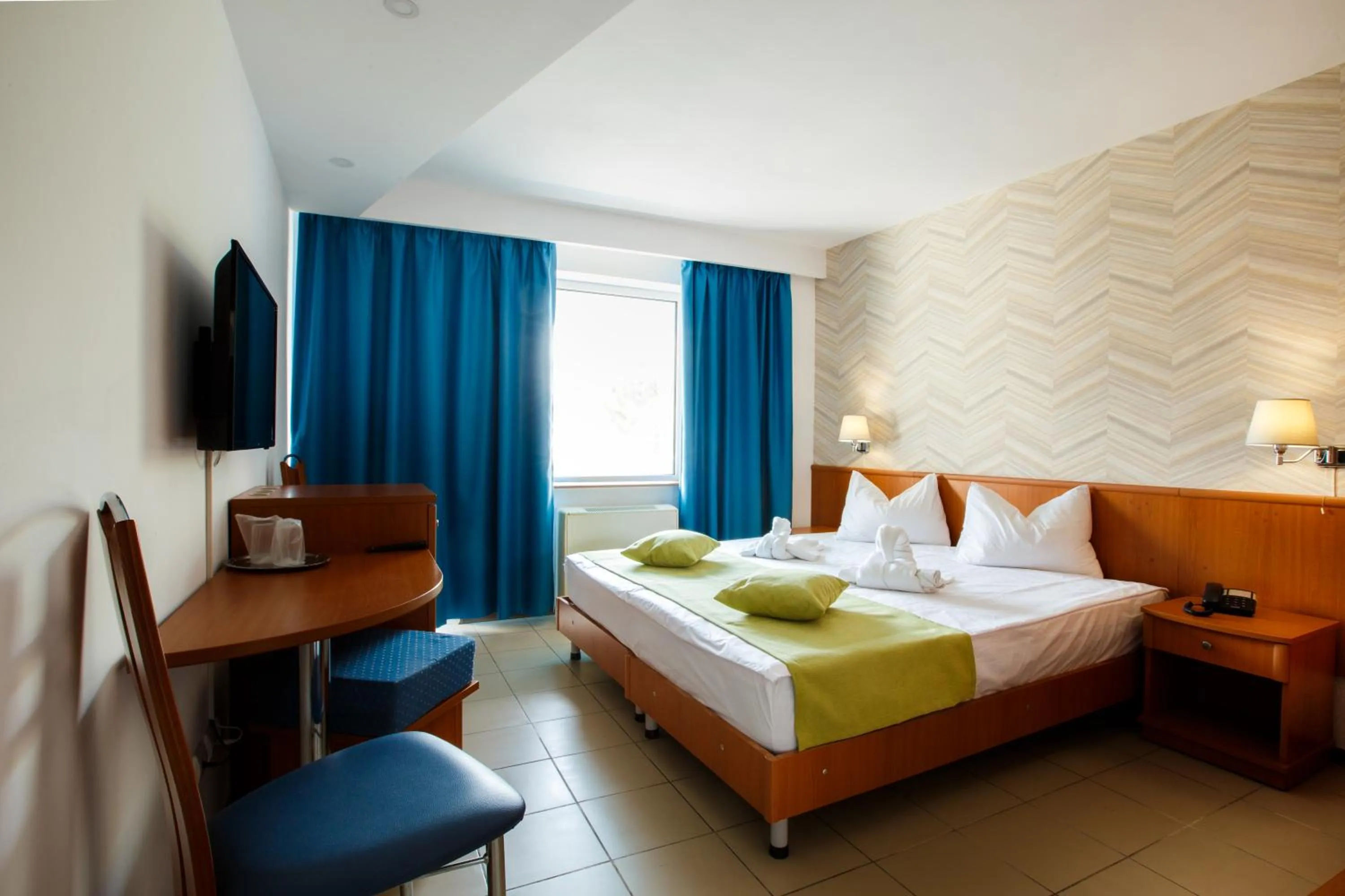 Photo of the whole room, Bed in Hotel Apollo