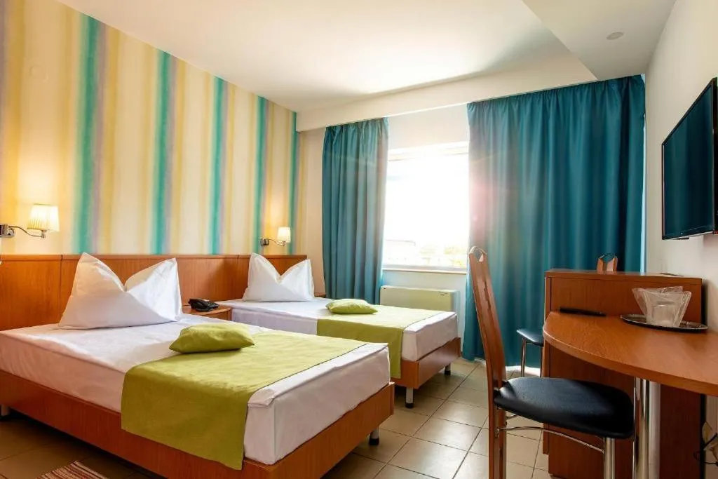 Bedroom, Bed in Hotel Apollo