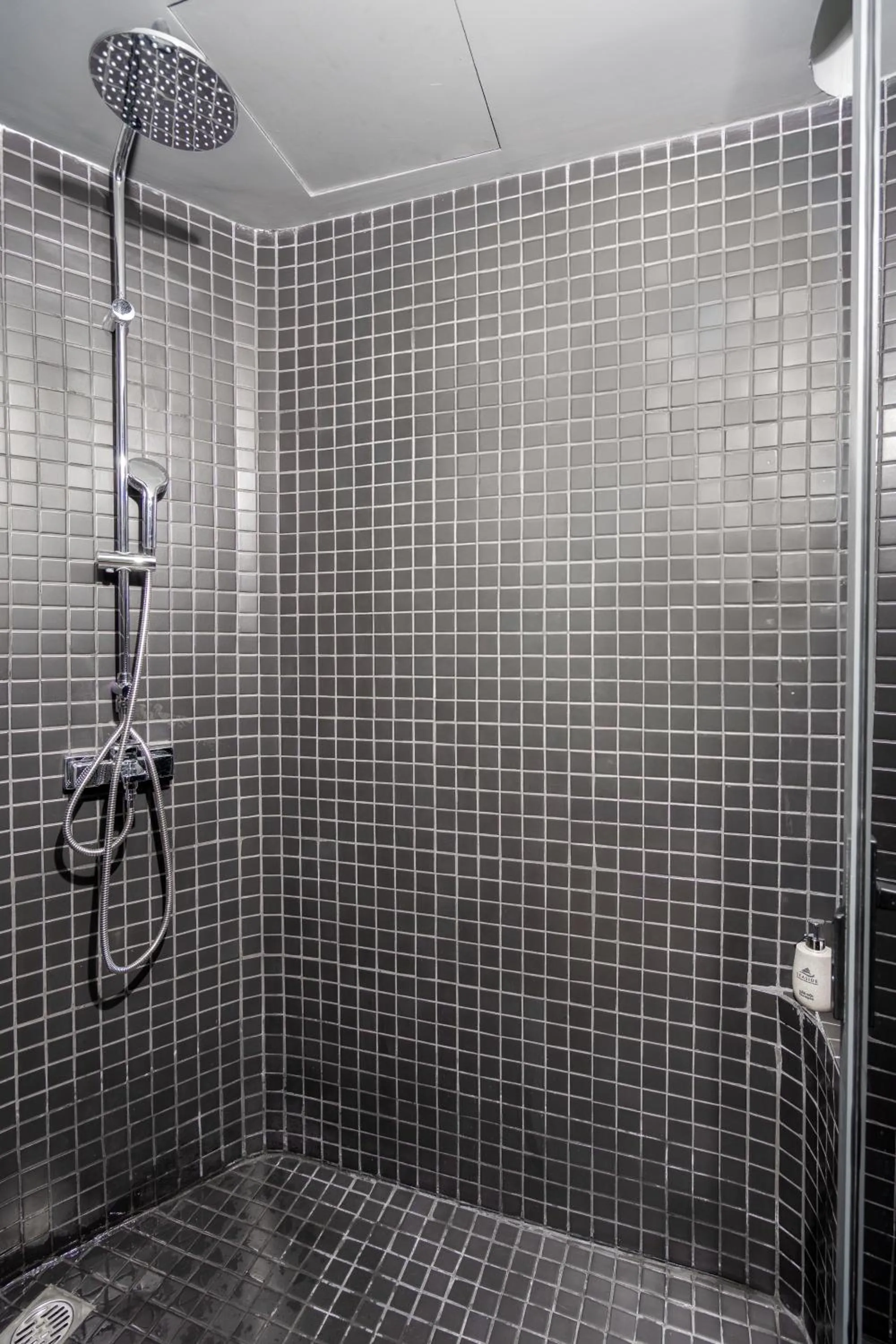 Shower in Seaside Boutique Hotel Nha Trang Beach