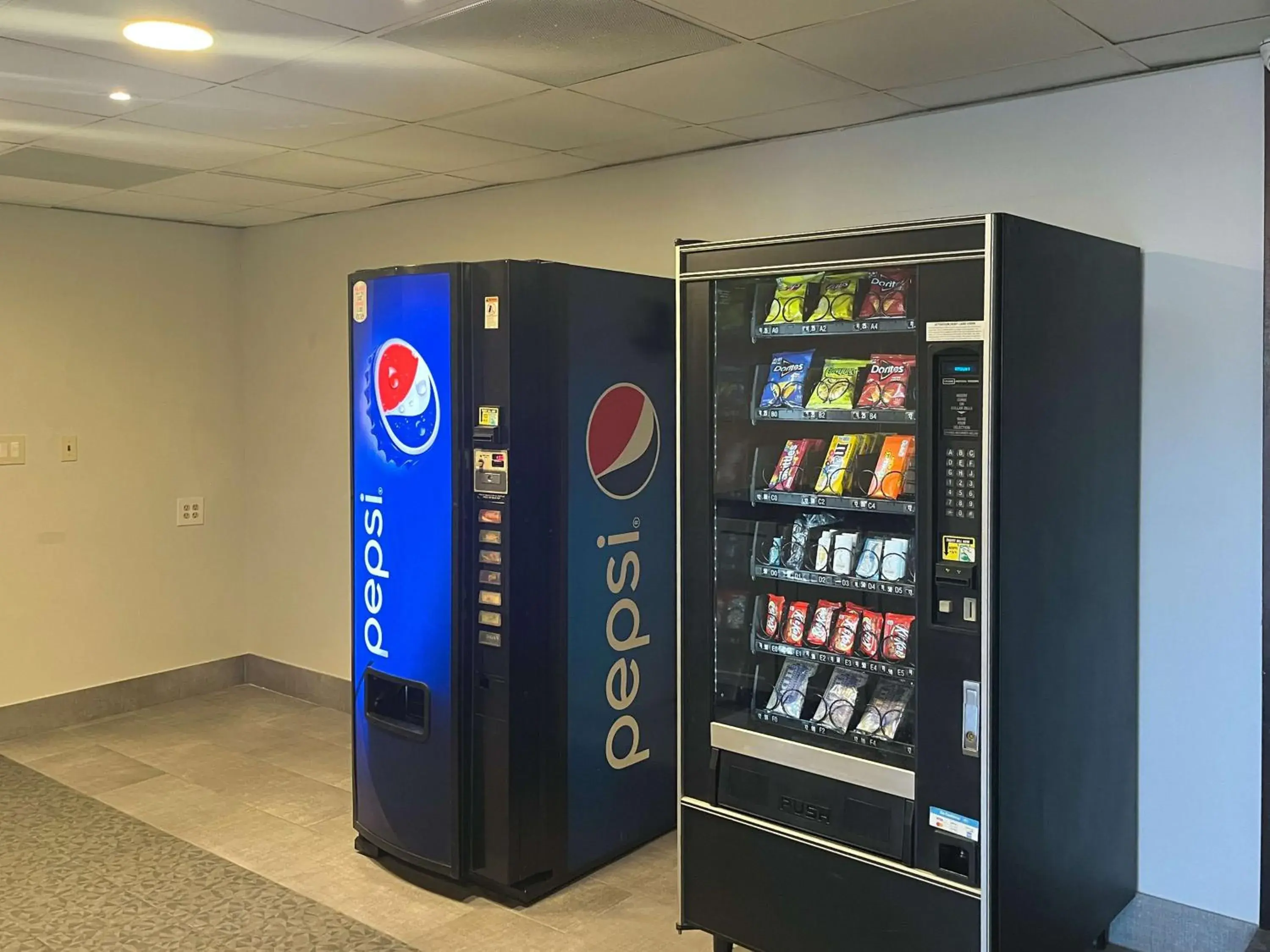 Property building in Studio 6 Montgomery AL Eastern Blvd. Property building in Studio 6 Montgomery AL Eastern Blvd.