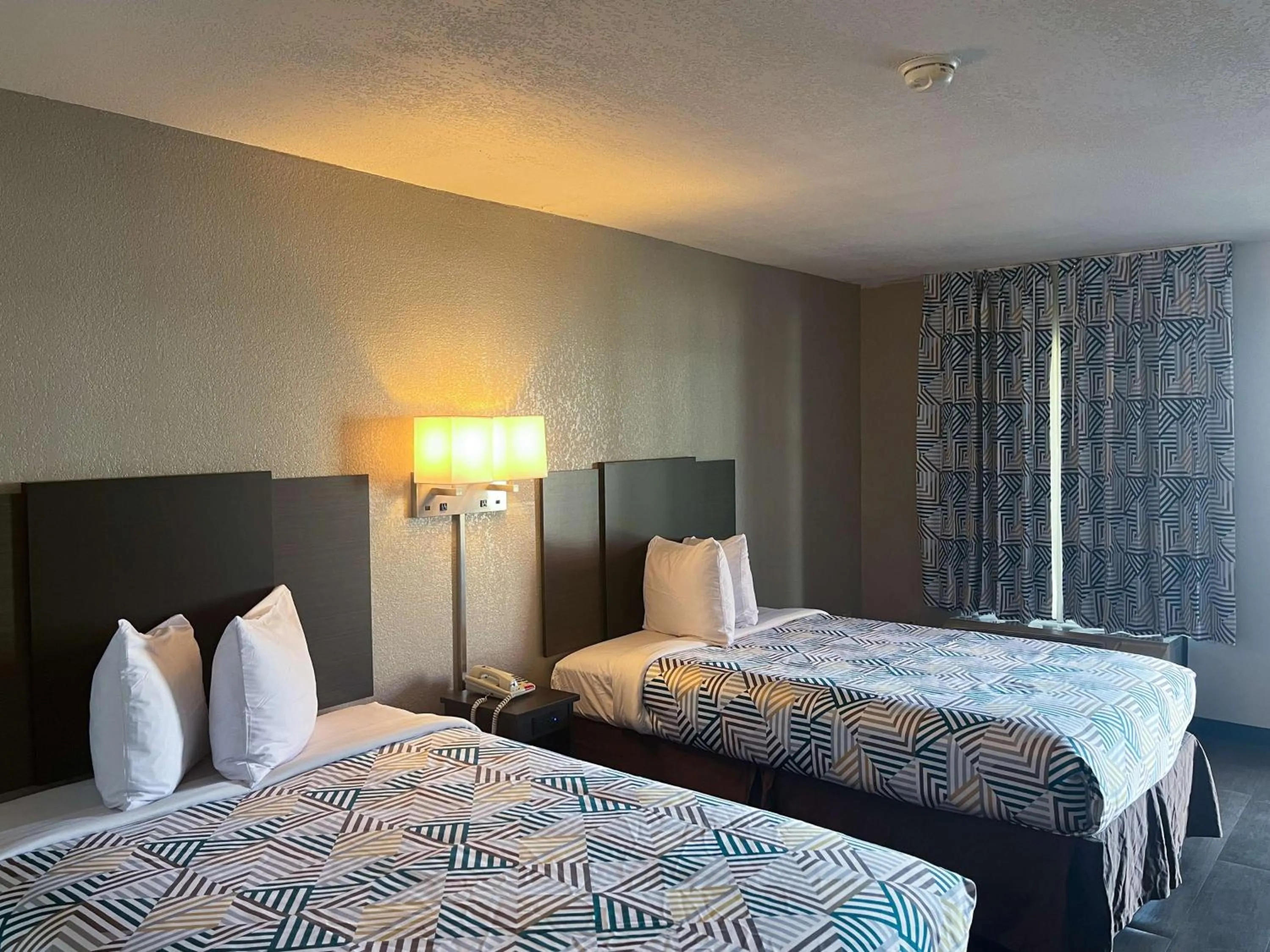 Bedroom, Bed in Studio 6 Montgomery AL Eastern Blvd.