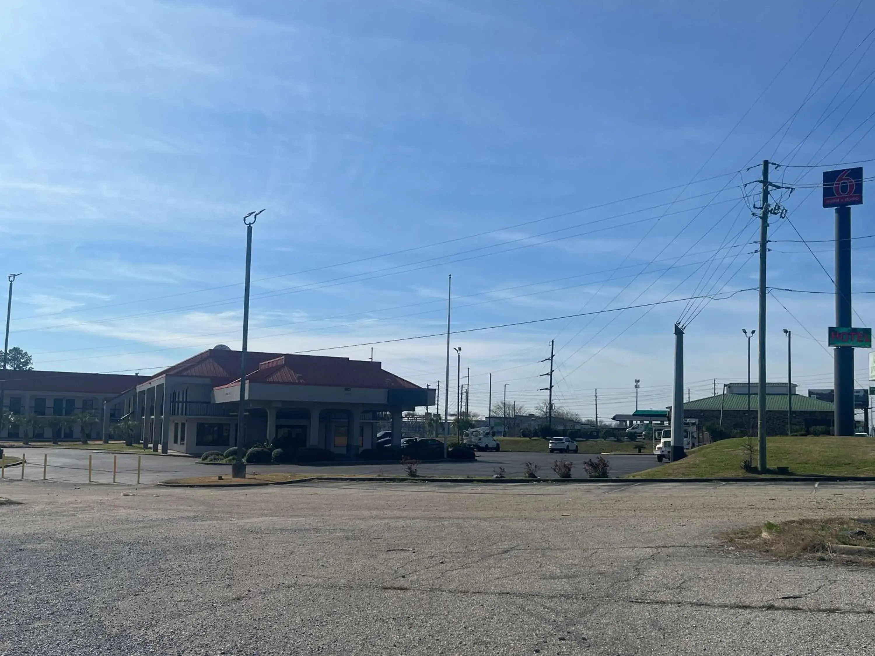 Property building in Studio 6 Montgomery AL Eastern Blvd. Property building in Studio 6 Montgomery AL Eastern Blvd.