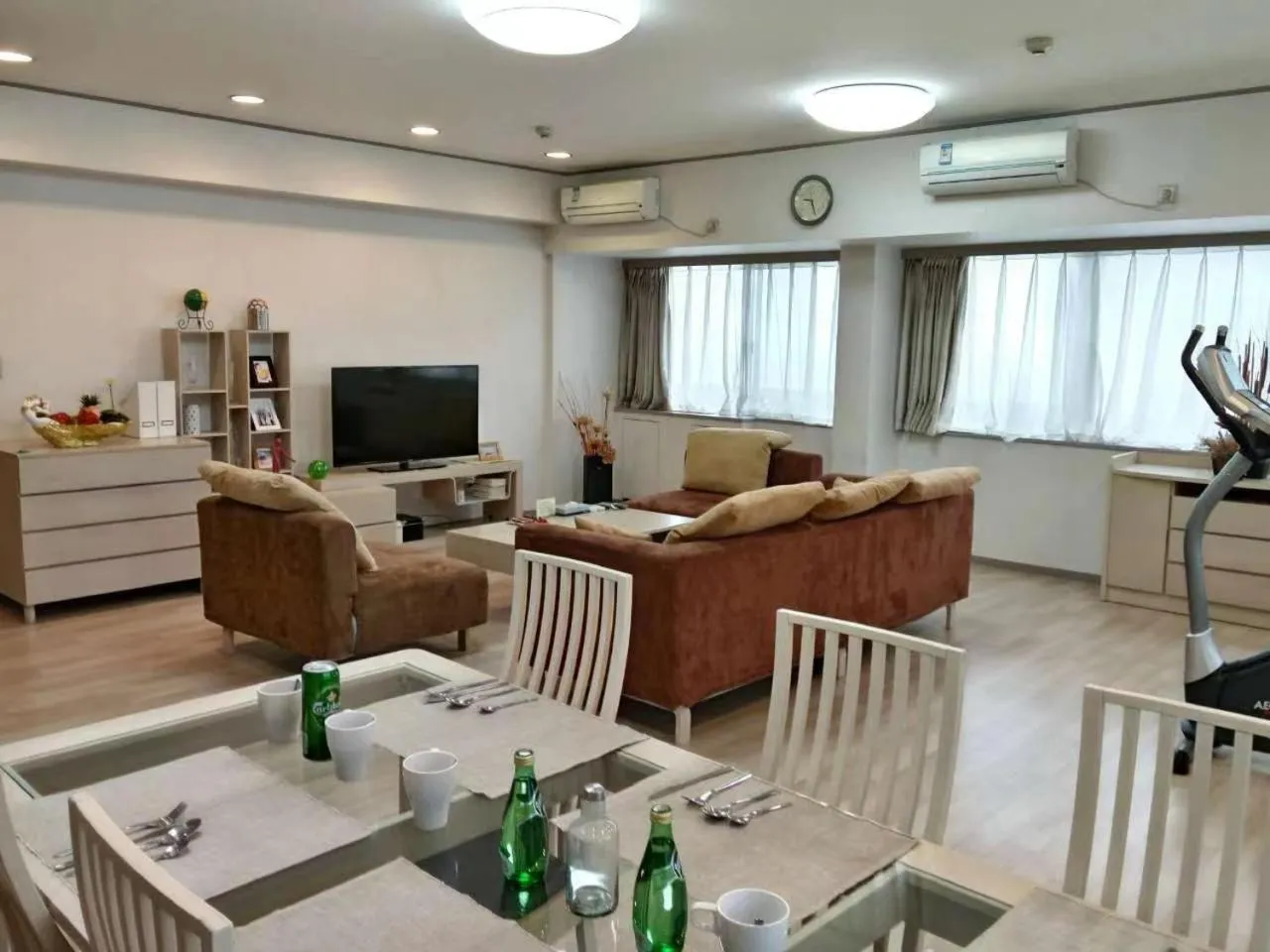 Living room in Beijing Jiuxian Apartment