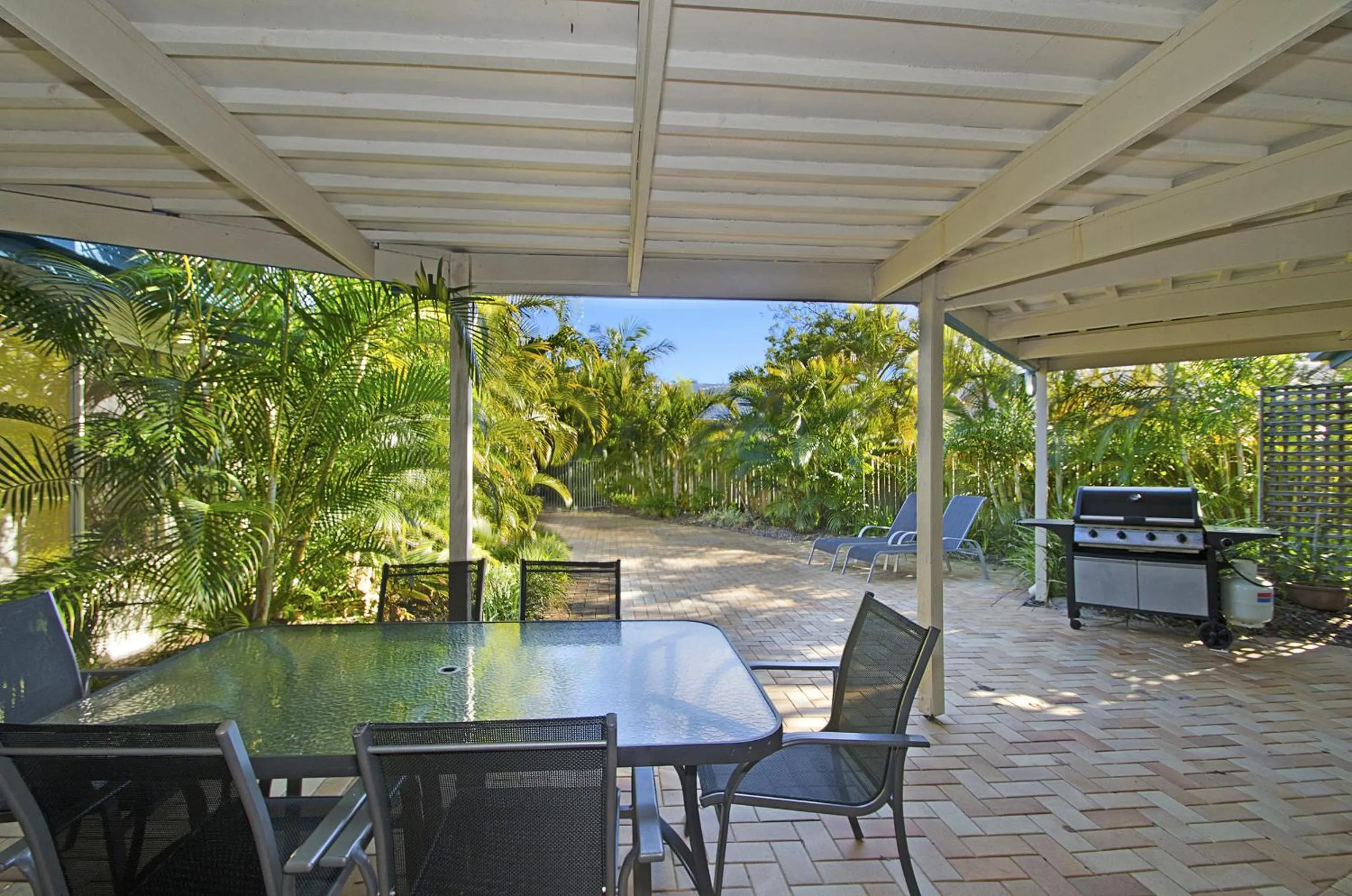 Facade/entrance in 44 Cooran Court