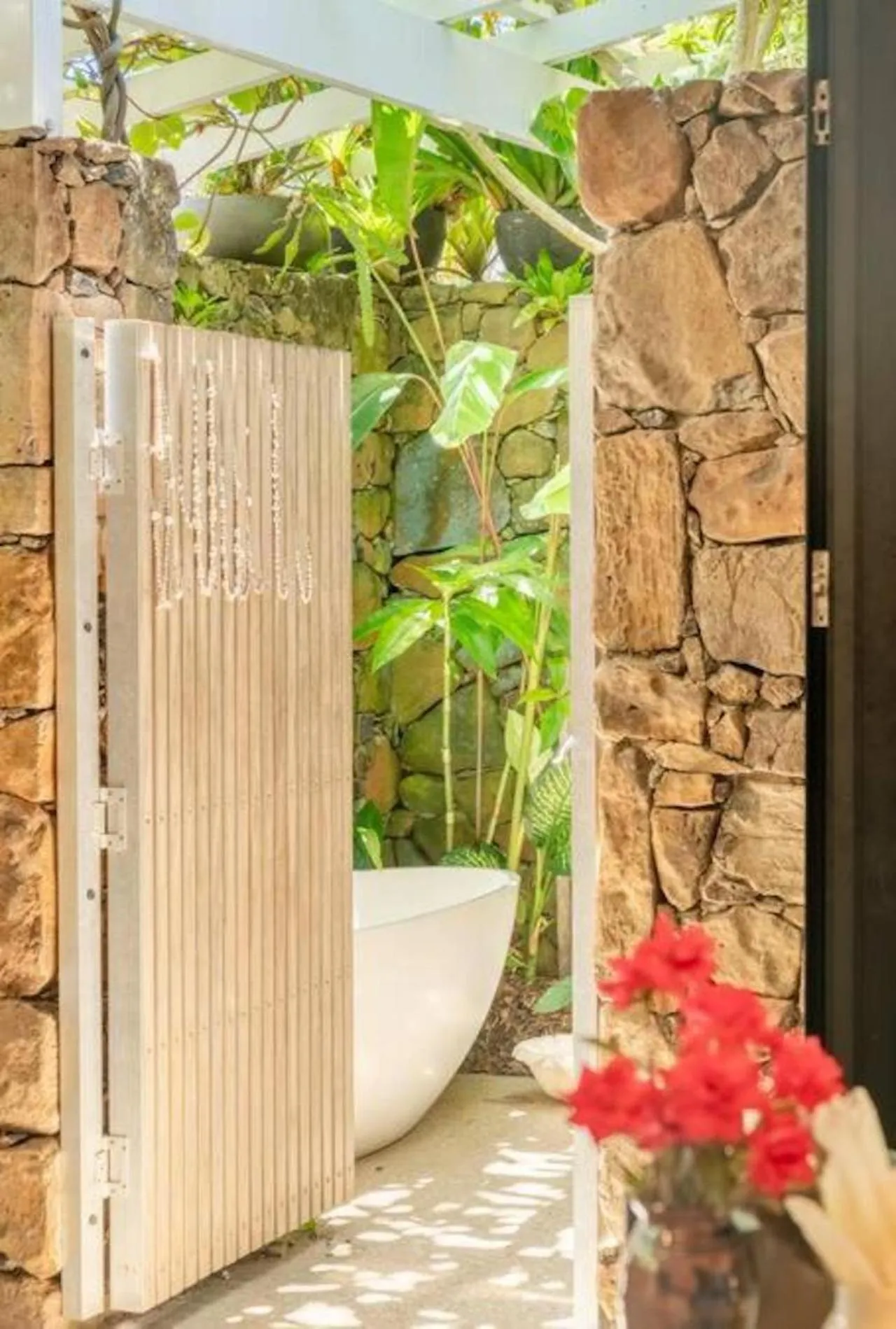 Open Air Bath in Buhwi Bira Byron Bay - Studio