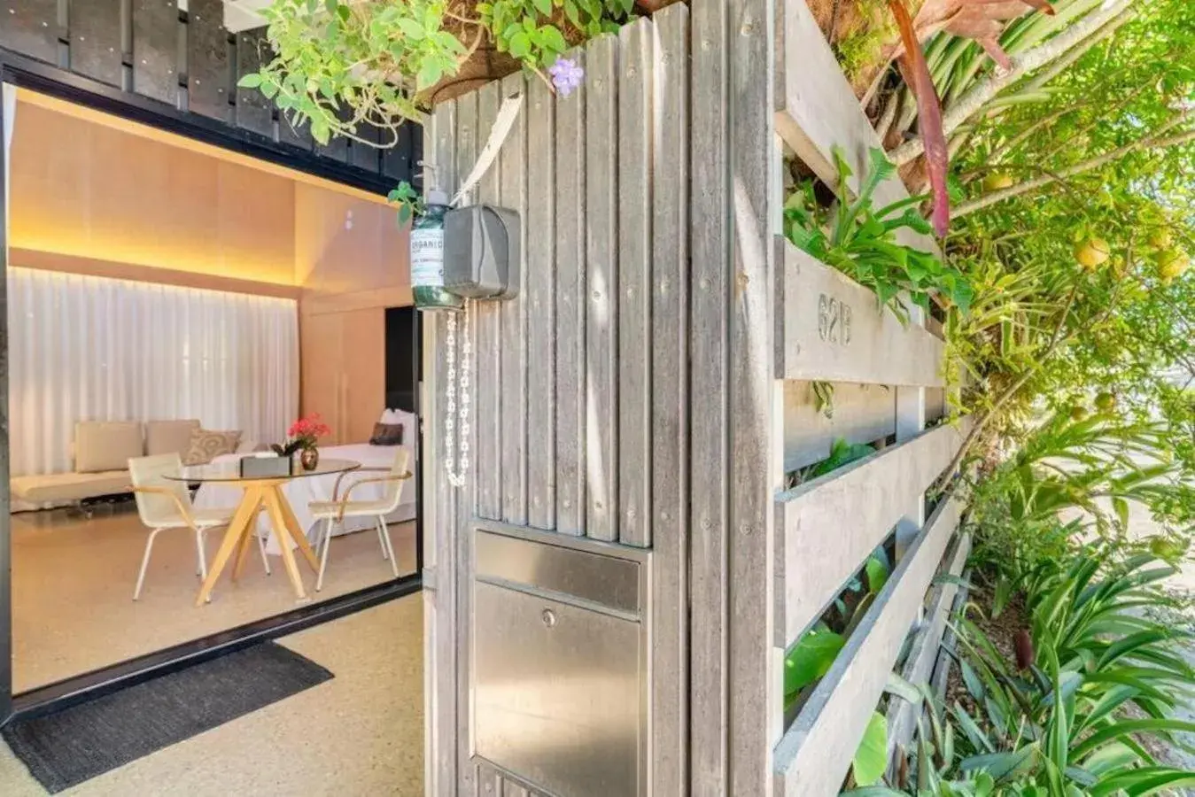Facade/entrance in Buhwi Bira Byron Bay - Studio Facade/entrance in Buhwi Bira Byron Bay - Studio