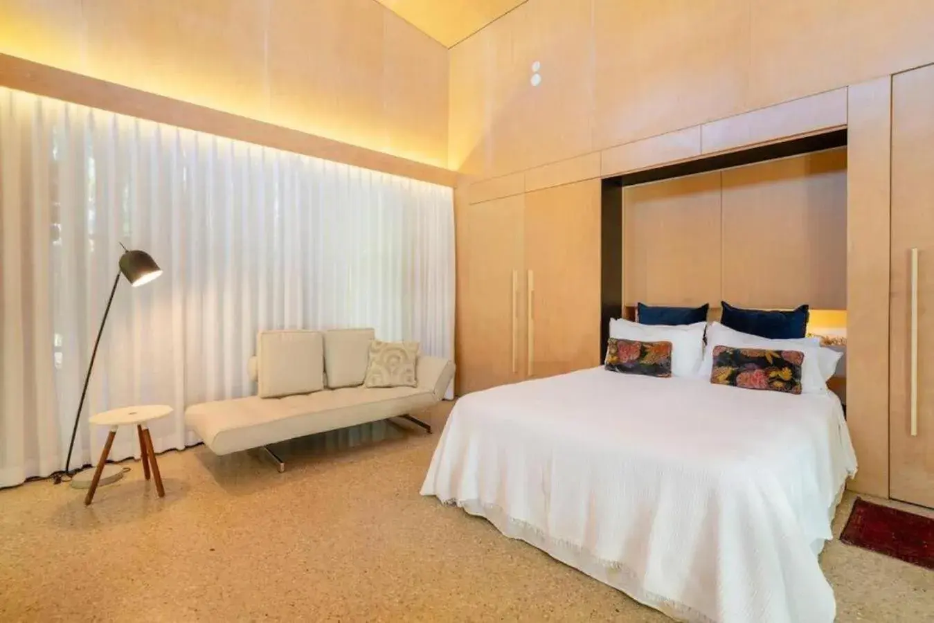 Living room, Bed in Buhwi Bira Byron Bay - Studio Living room, Bed in Buhwi Bira Byron Bay - Studio