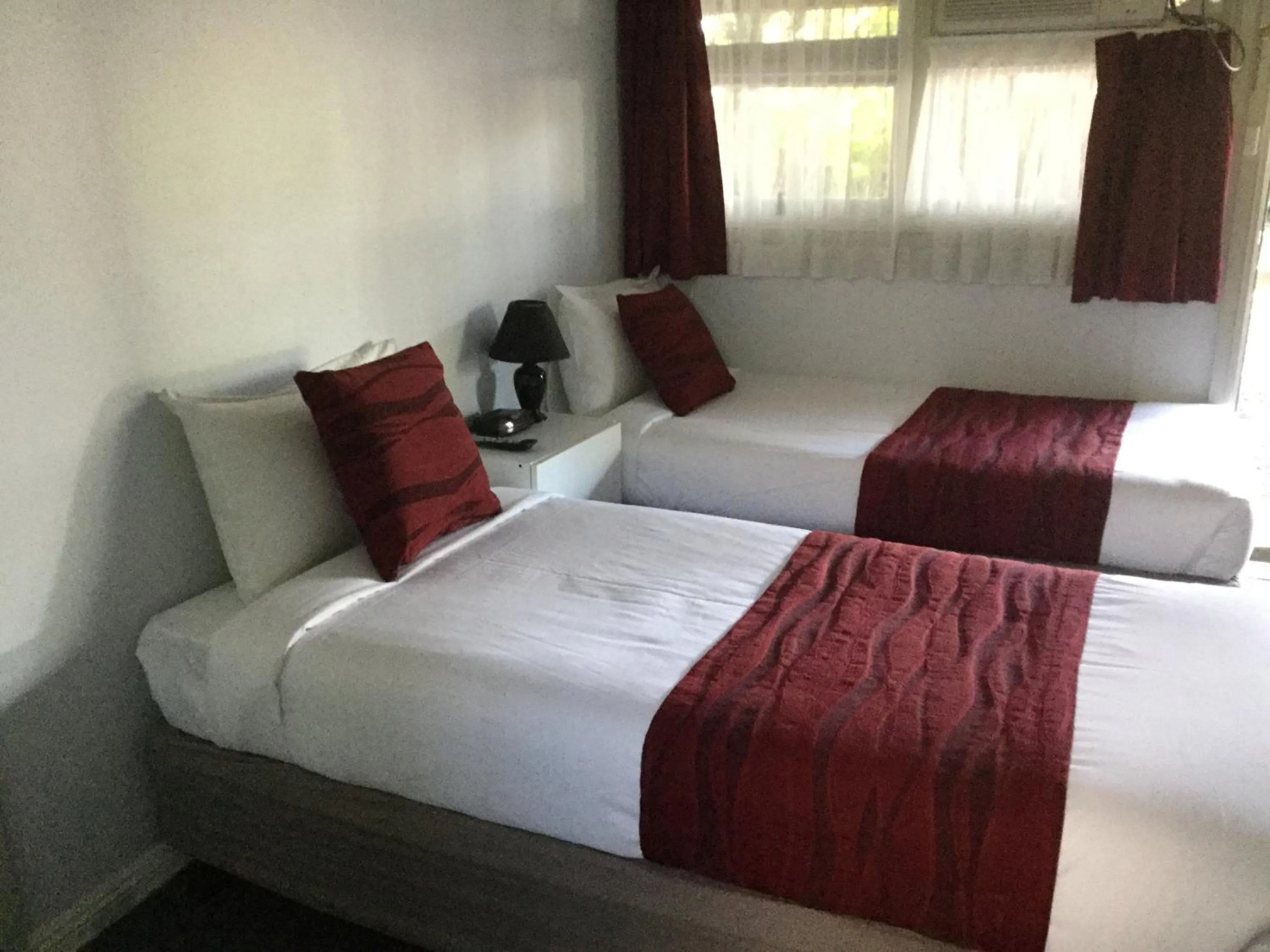 Bed in Bargo Motor Inn