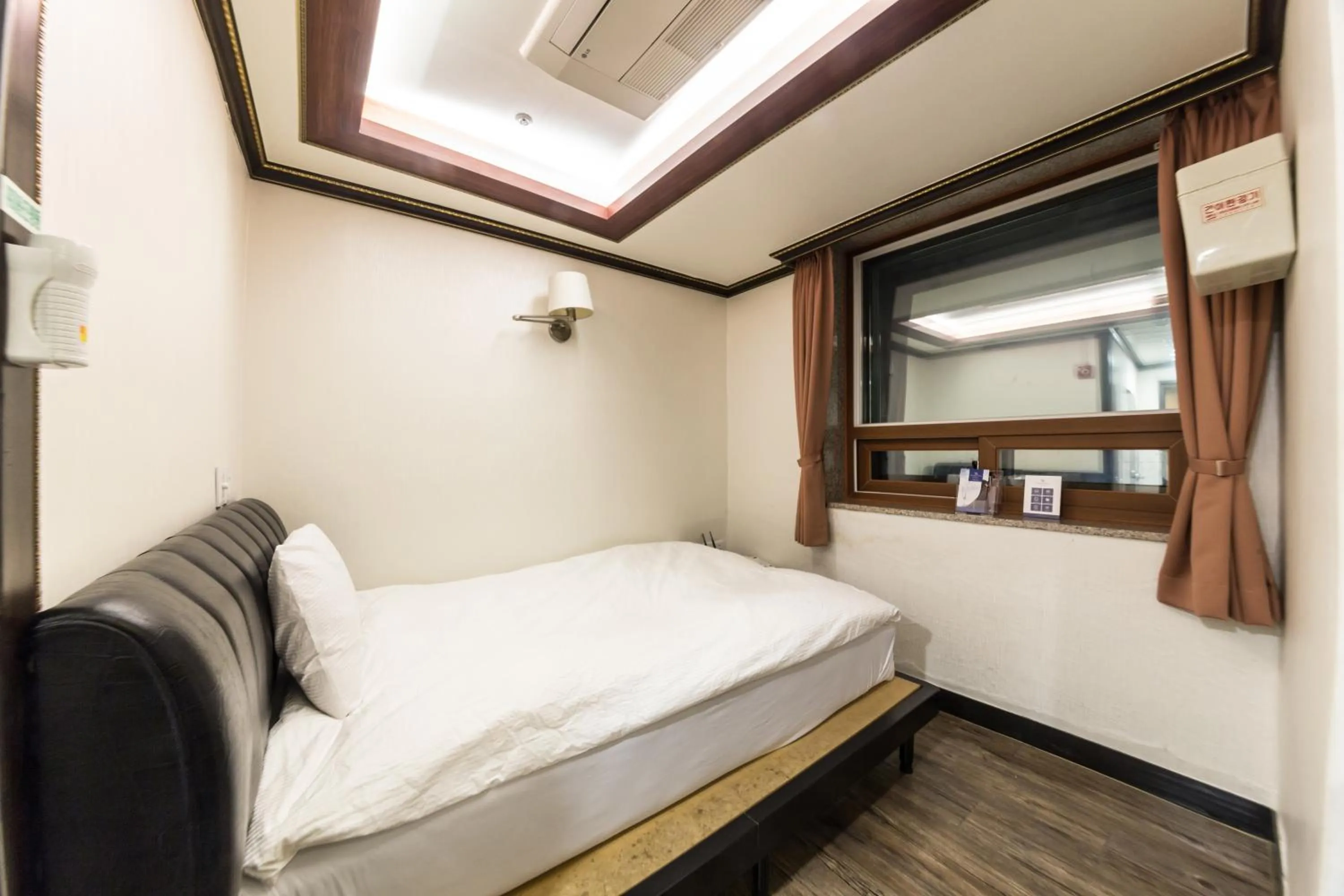 Bed in Youngbin Hotel