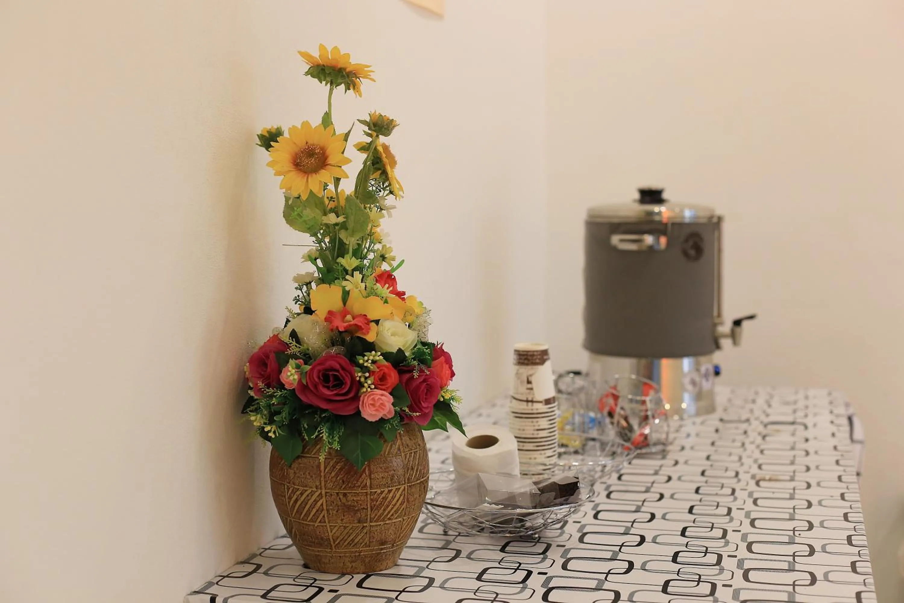 Restaurant/places to eat in The Original Orange Hotel