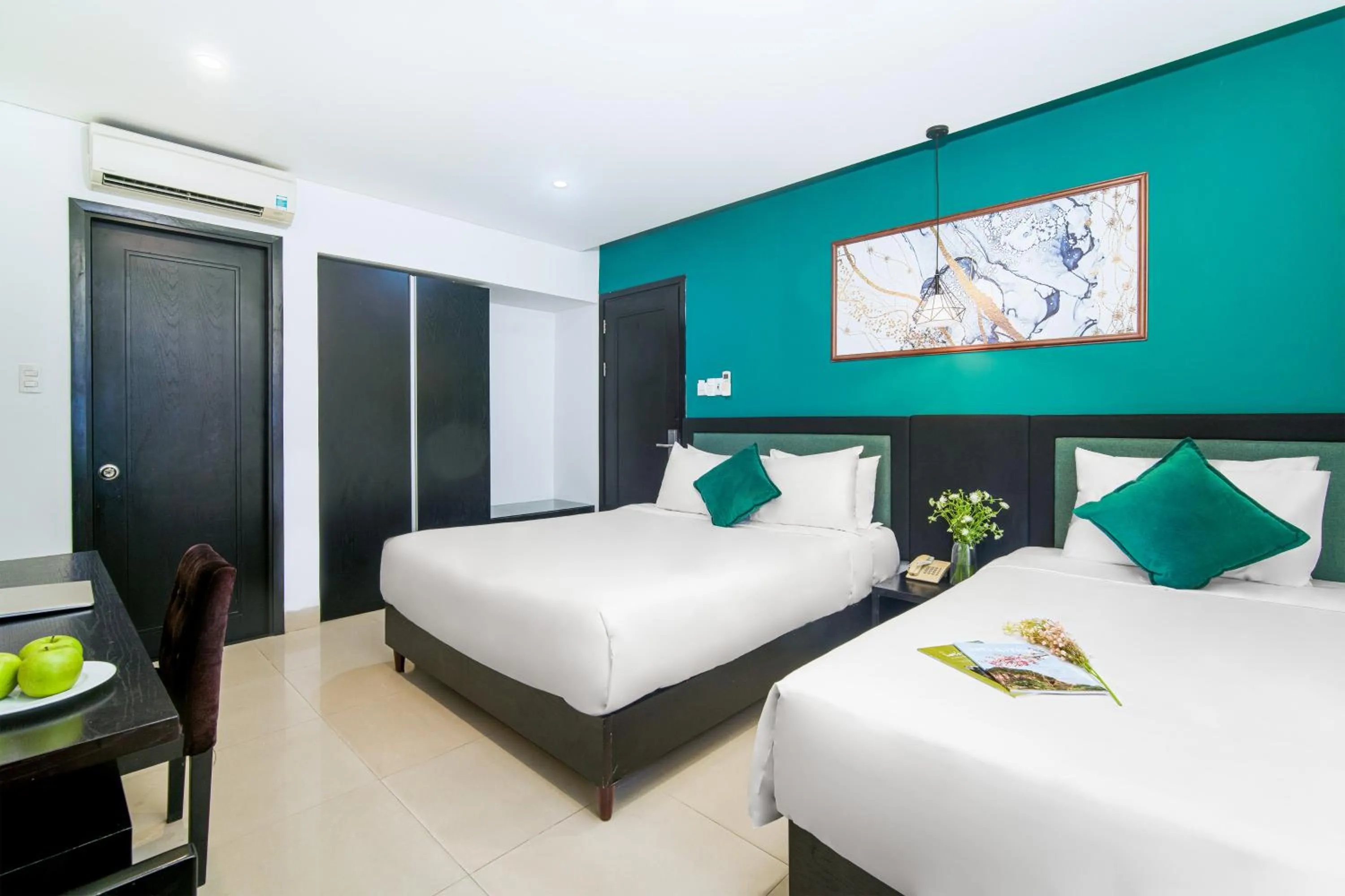 Bed in Golden Star Hotel by THG