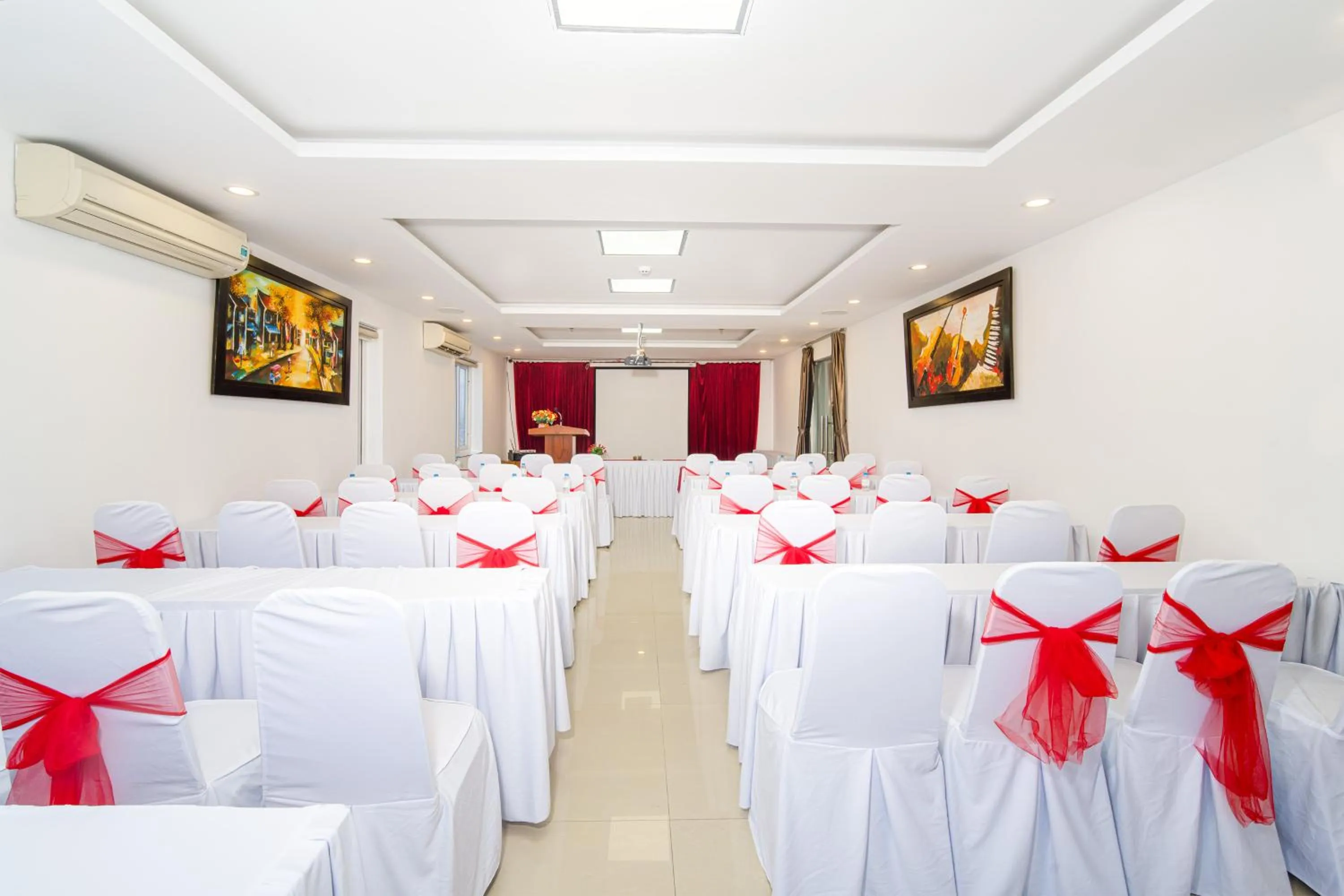 Business facilities in Golden Star Hotel by THG