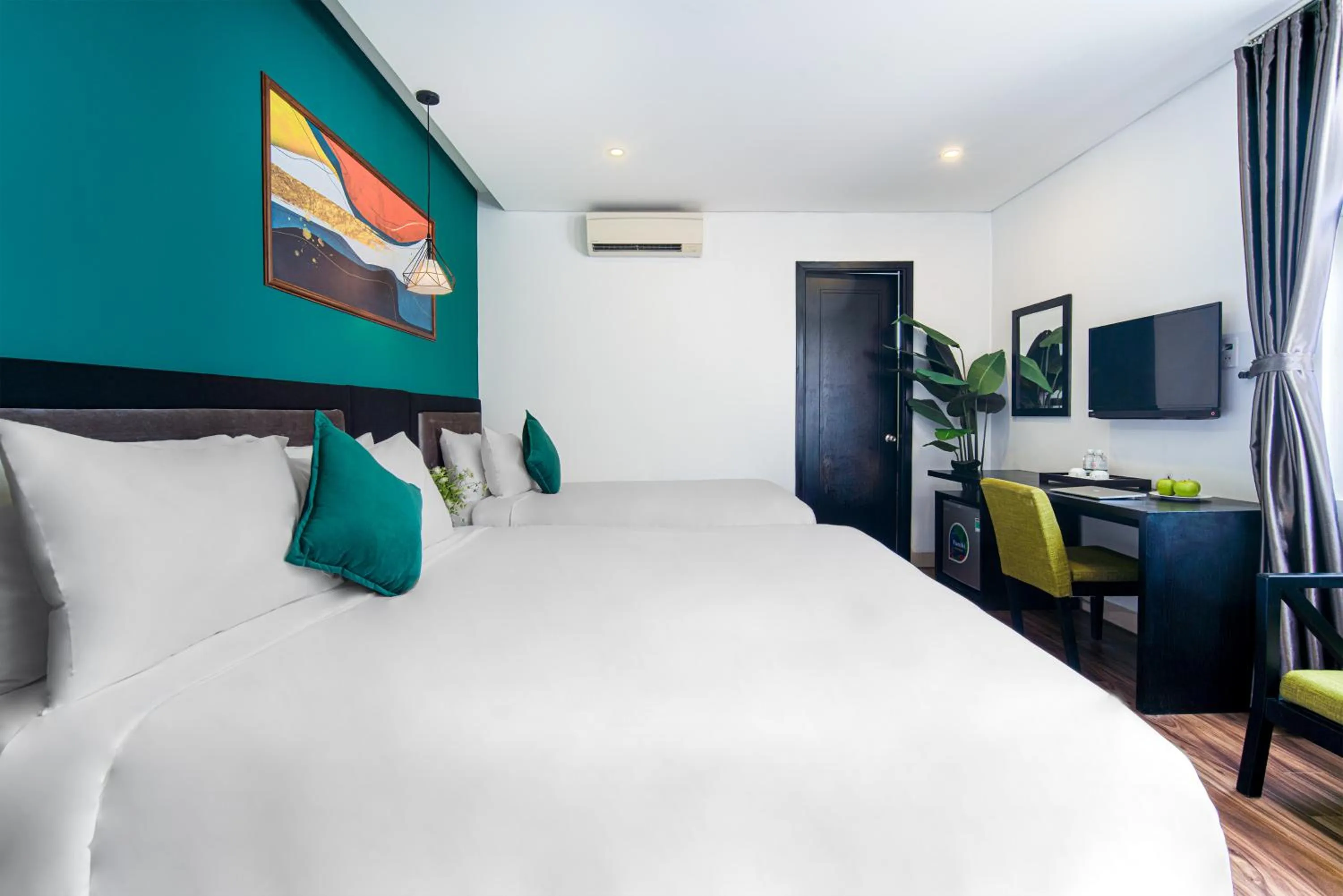 Communal lounge/ TV room, Bed in Golden Star Hotel by THG