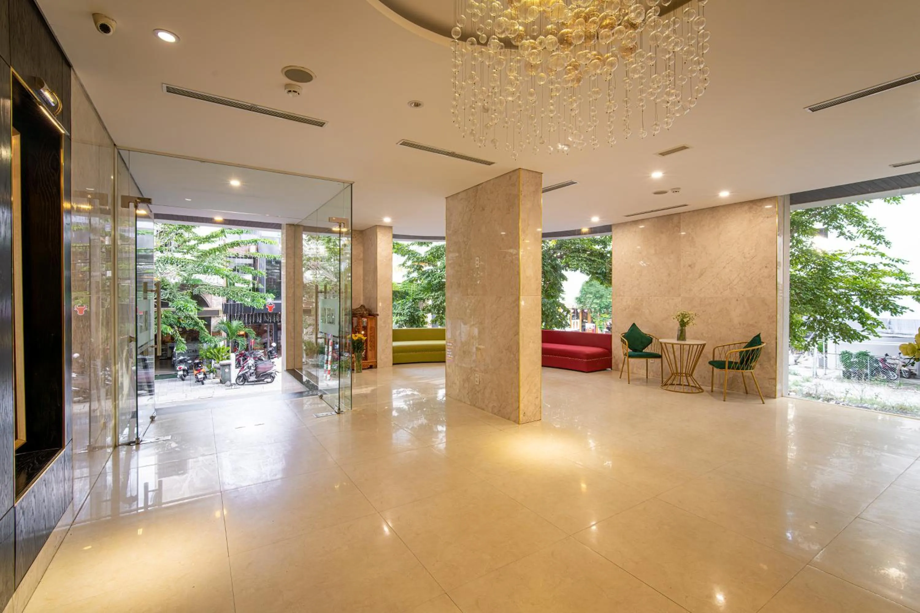 Living room in Golden Star Hotel by THG