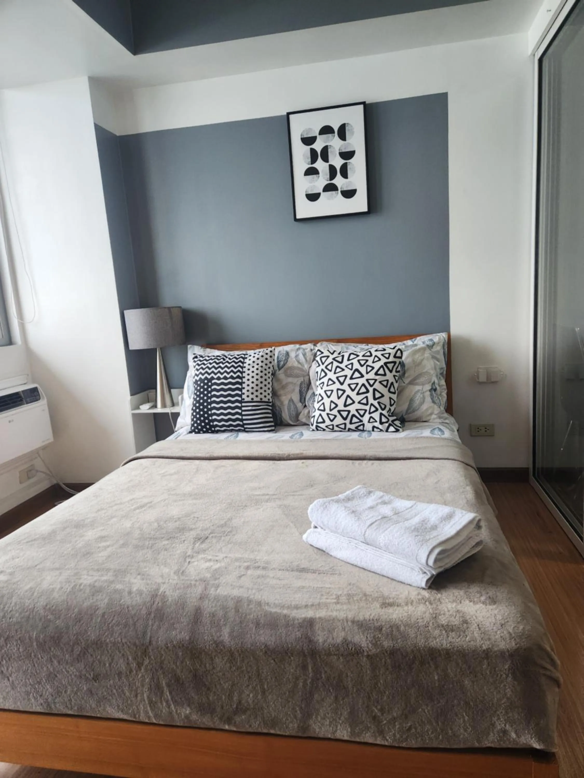 Bed in Azure Staycation Philippines by AMRS Near Manila International Airport