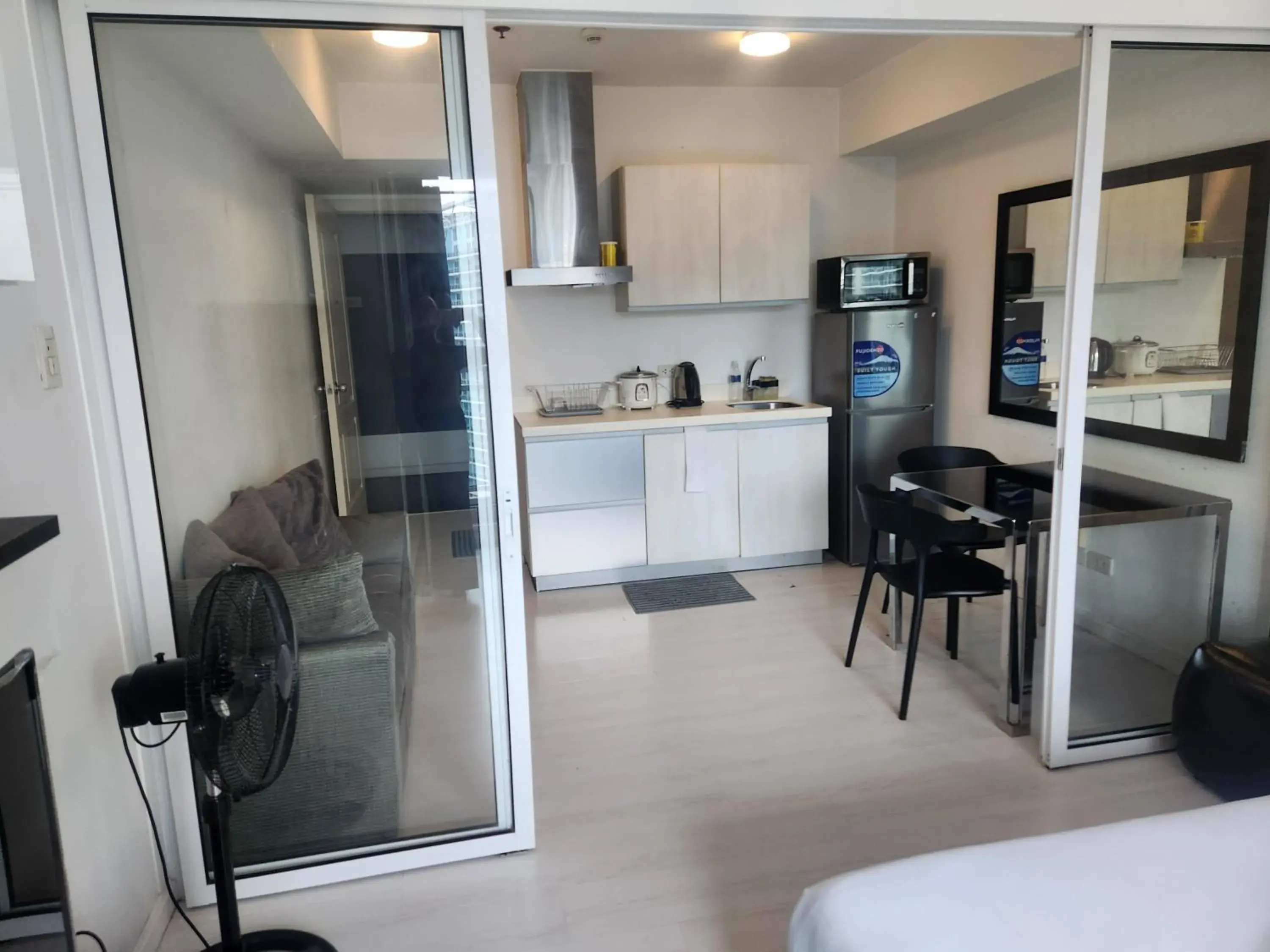 One-Bedroom Apartment with Sea View in Azure Staycation Philippines by AMRS Near Manila International Airport One-Bedroom Apartment with Sea View in Azure Staycation Philippines by AMRS Near Manila International Airport