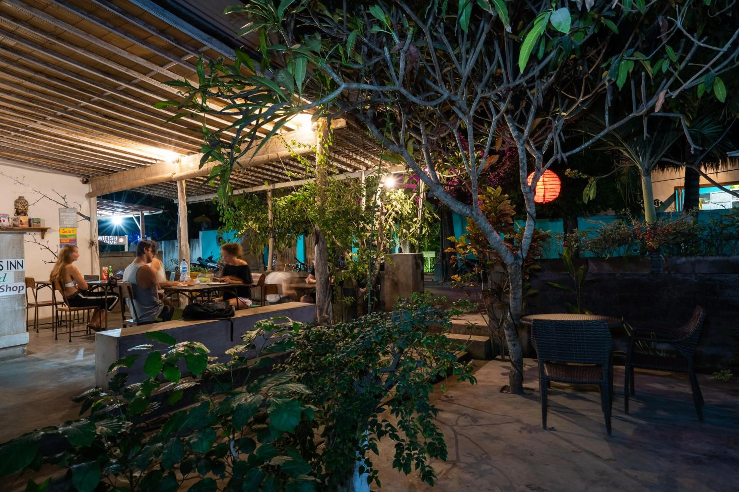 Restaurant/places to eat in Kawans Inn Lembongan