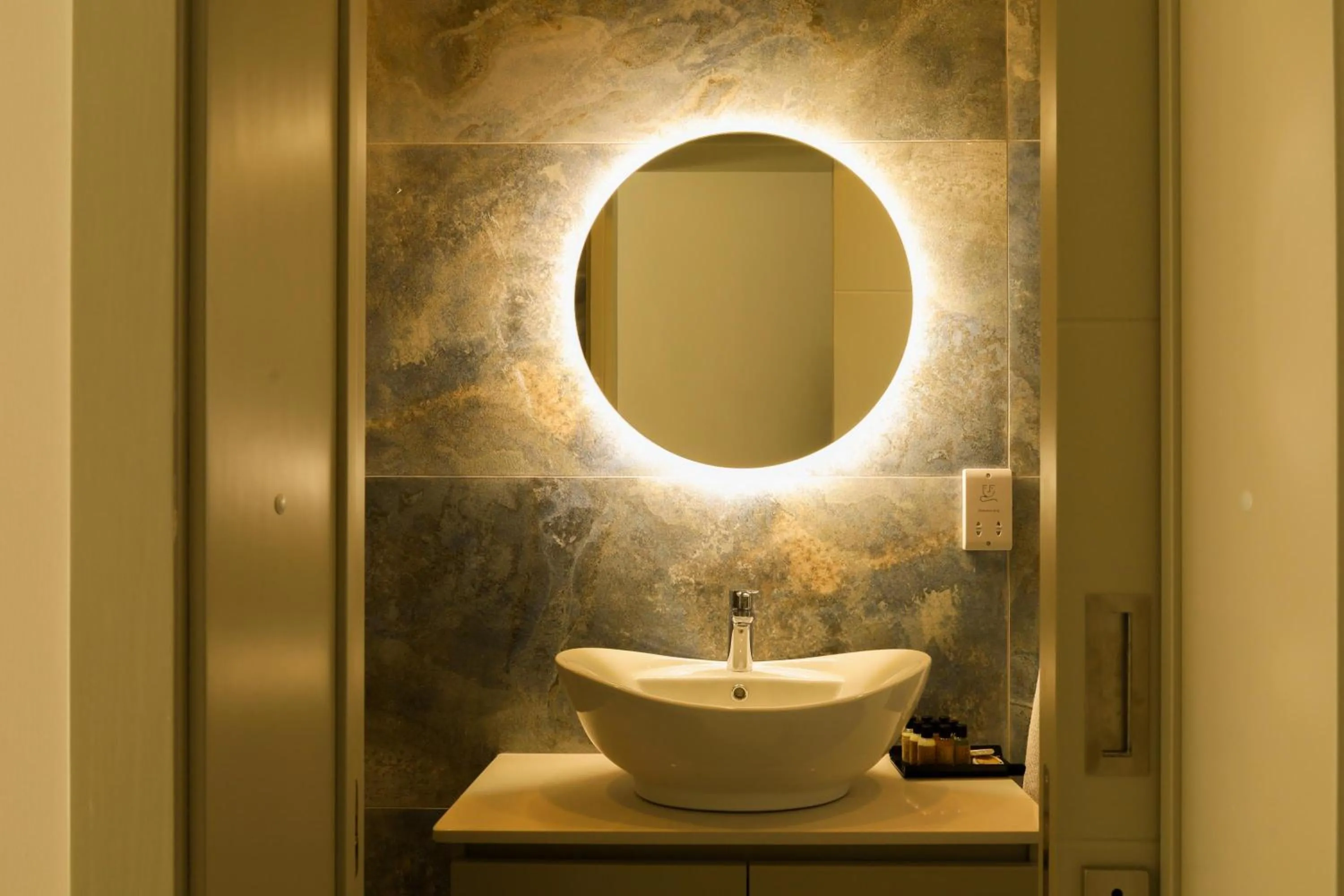 Bathroom in Magnifica Gozitan Villa Pool And Jacuzzi - Happy Rentals