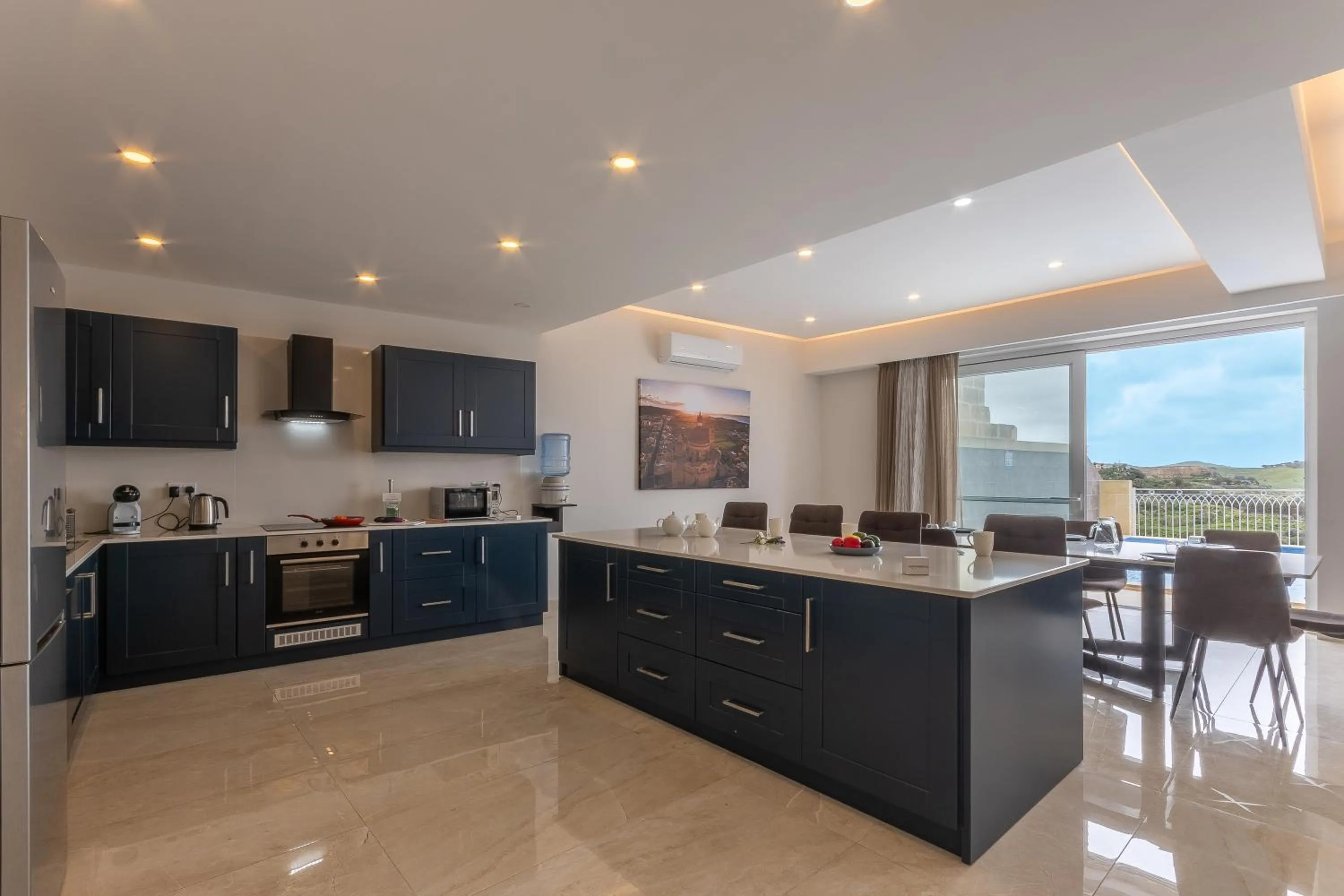 Kitchen or kitchenette in Magnifica Gozitan Villa Pool And Jacuzzi - Happy Rentals