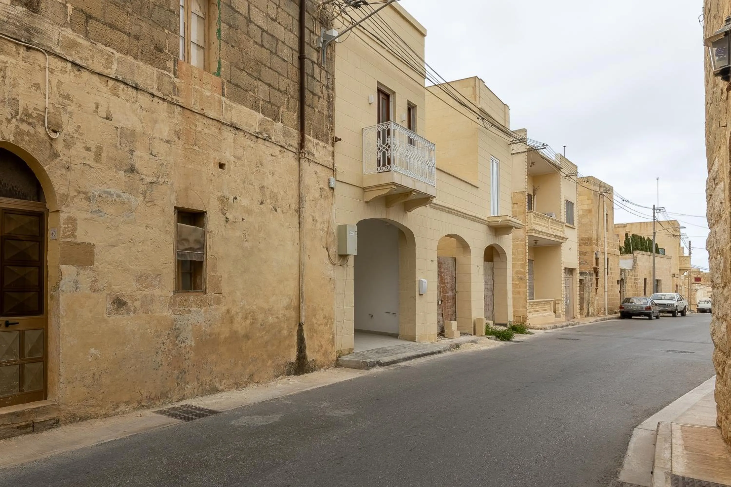 Property building in Magnifica Gozitan Villa Pool And Jacuzzi - Happy Rentals