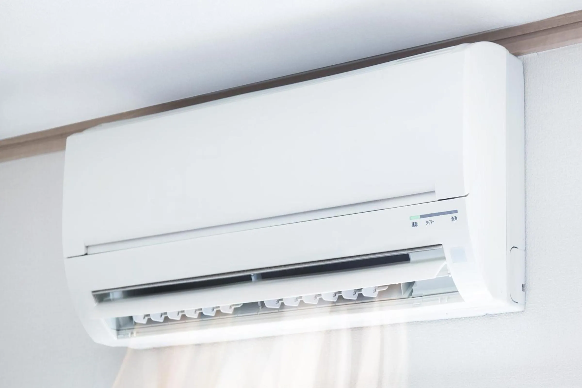 air conditioner in Magnifica Gozitan Villa Pool And Jacuzzi - Happy Rentals
