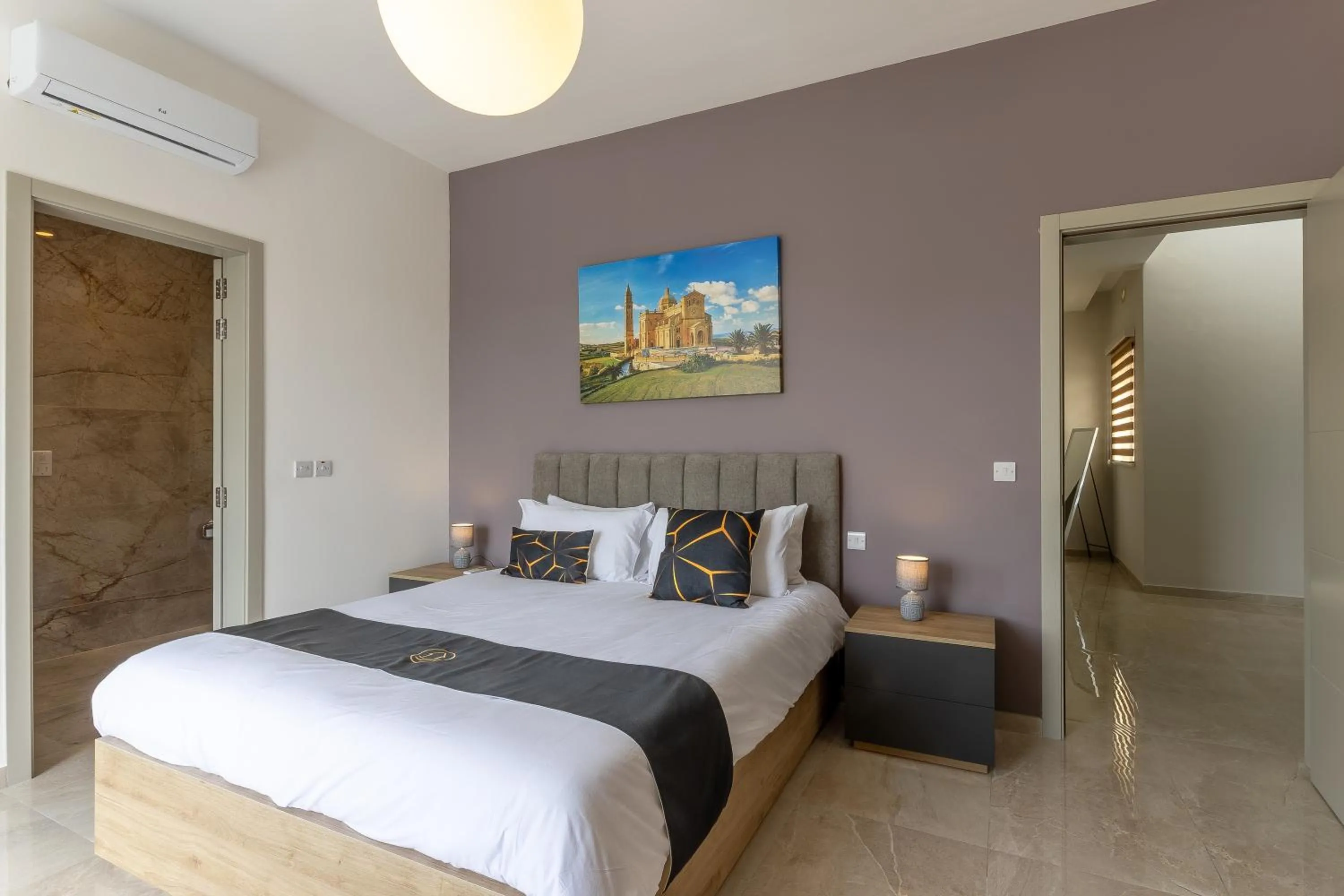 Bedroom, Bed in Magnifica Gozitan Villa Pool And Jacuzzi - Happy Rentals