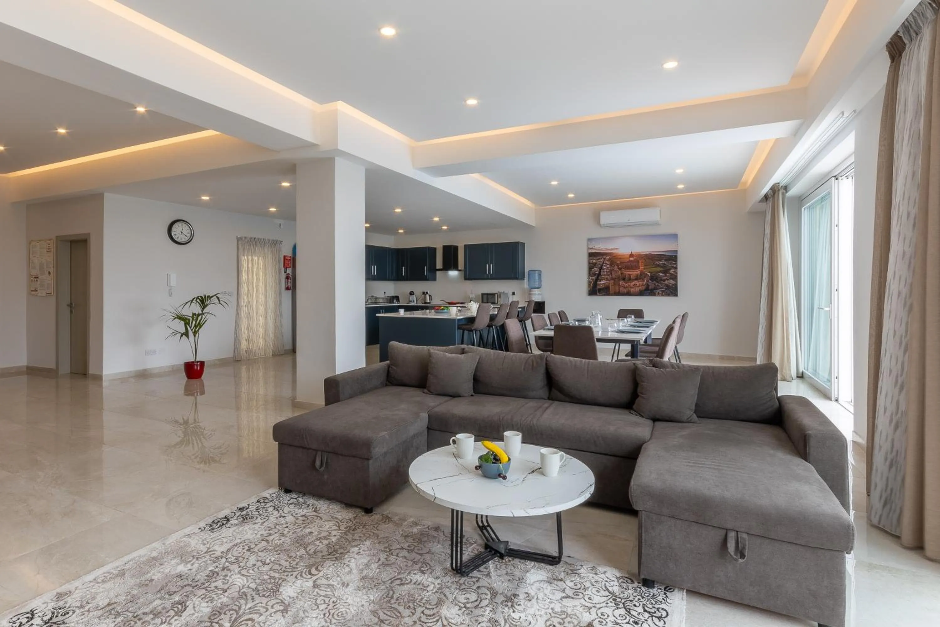 Living room in Magnifica Gozitan Villa Pool And Jacuzzi - Happy Rentals