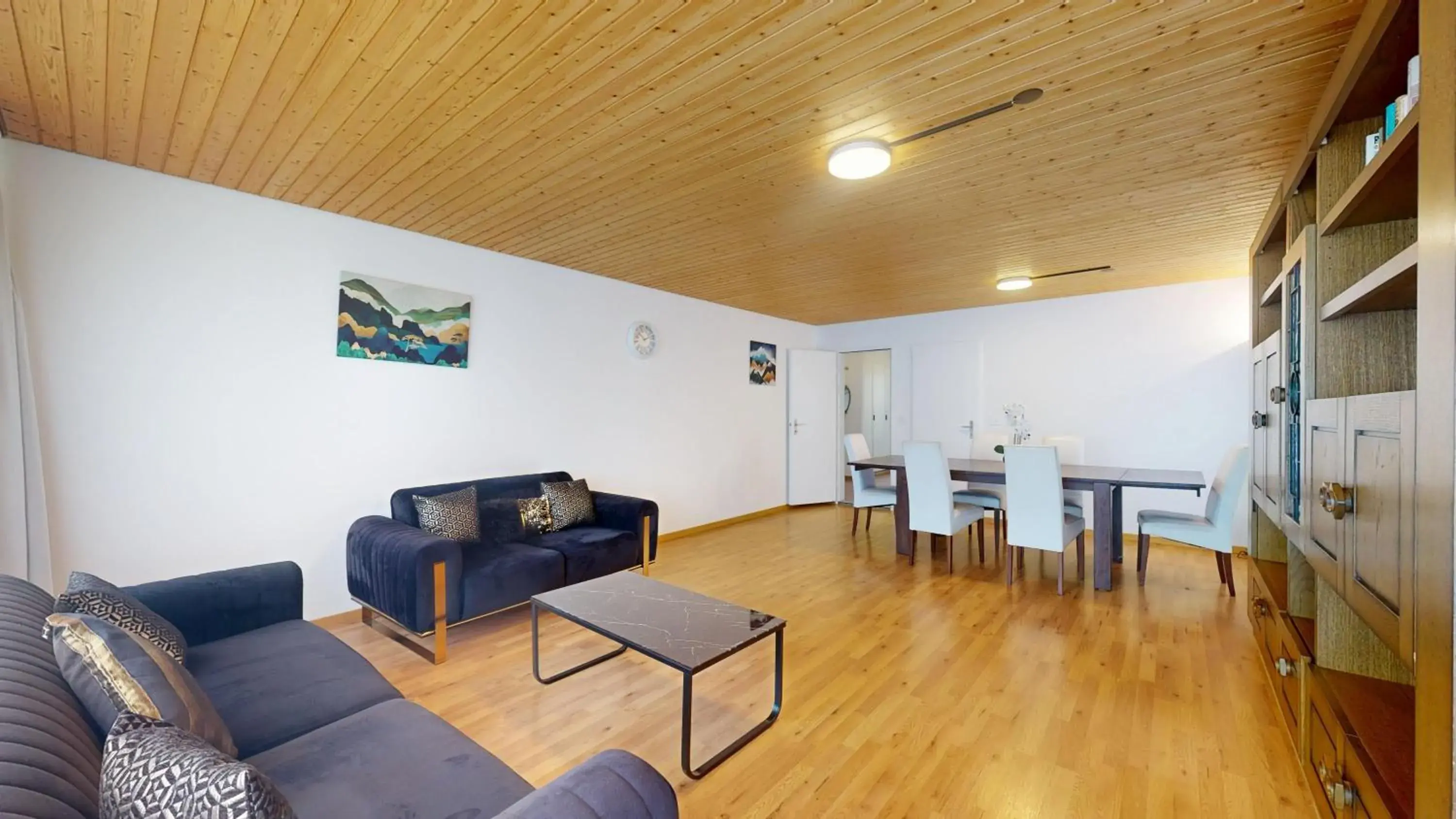 Helle 2 Schlafzimmer Wohnung in Davos - grosszügig, zentral und ruhig gelegen Helle 2 Schlafzimmer Wohnung in Davos - grosszügig, zentral und ruhig gelegen