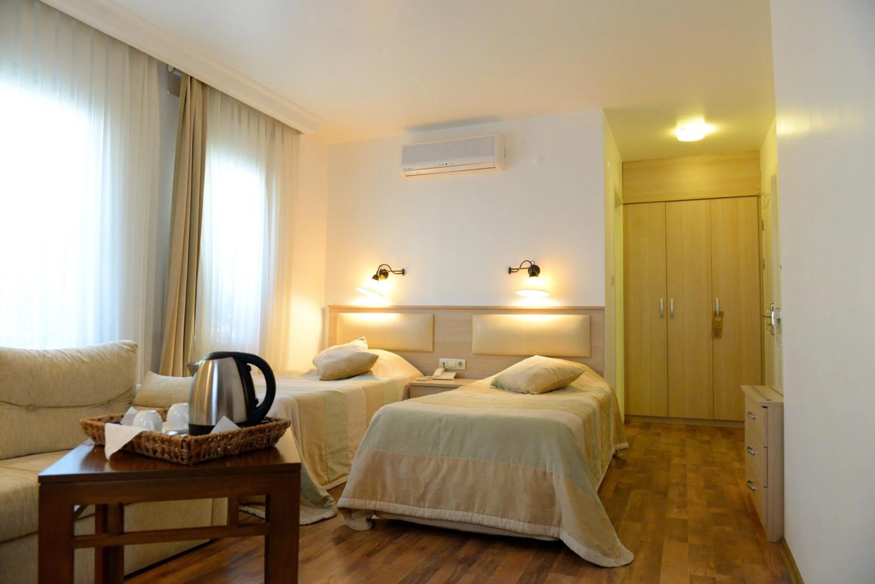 Bed in Bay Nihat Otel Lale