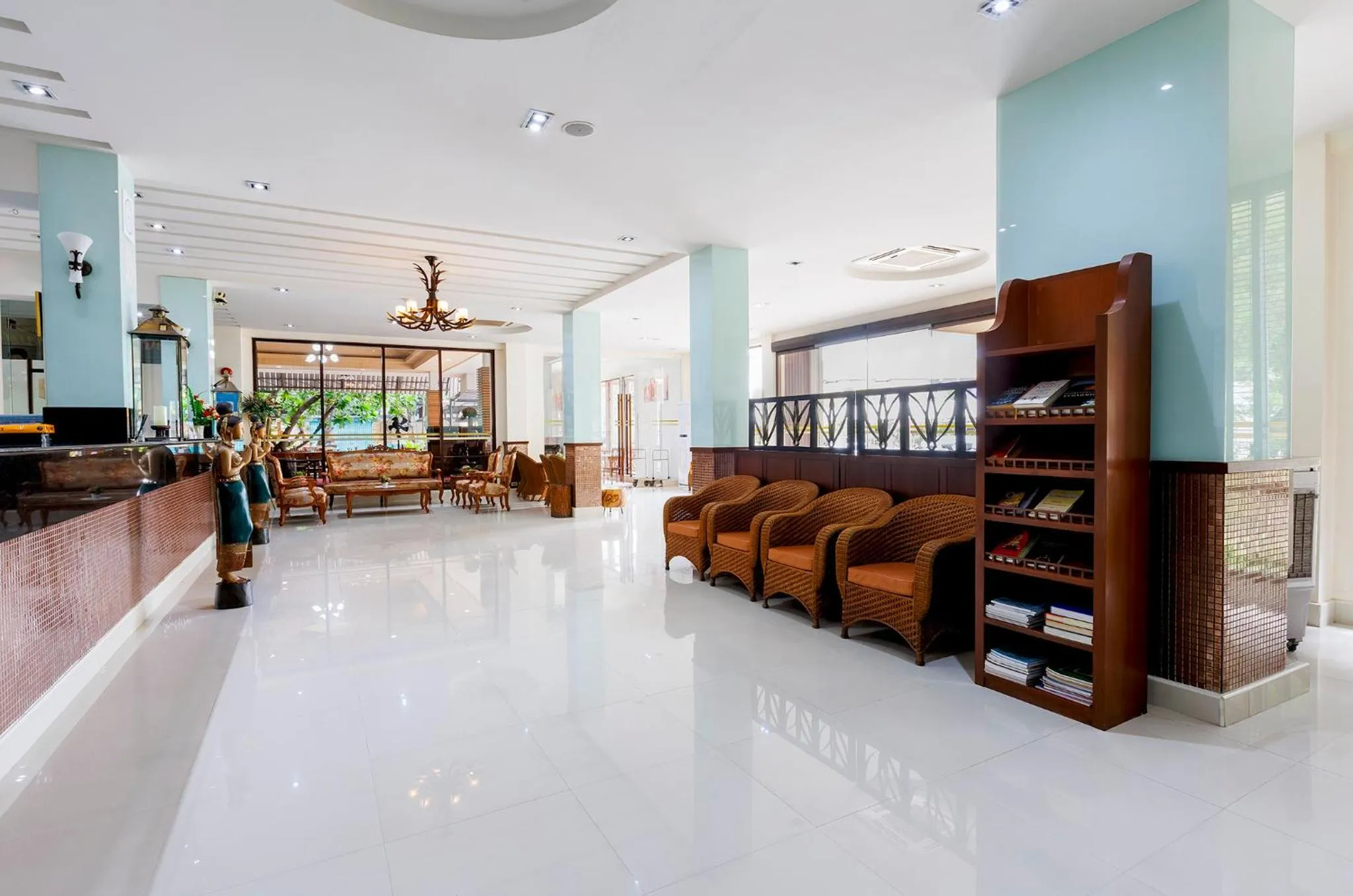 Lobby or reception in Central Place Hotel