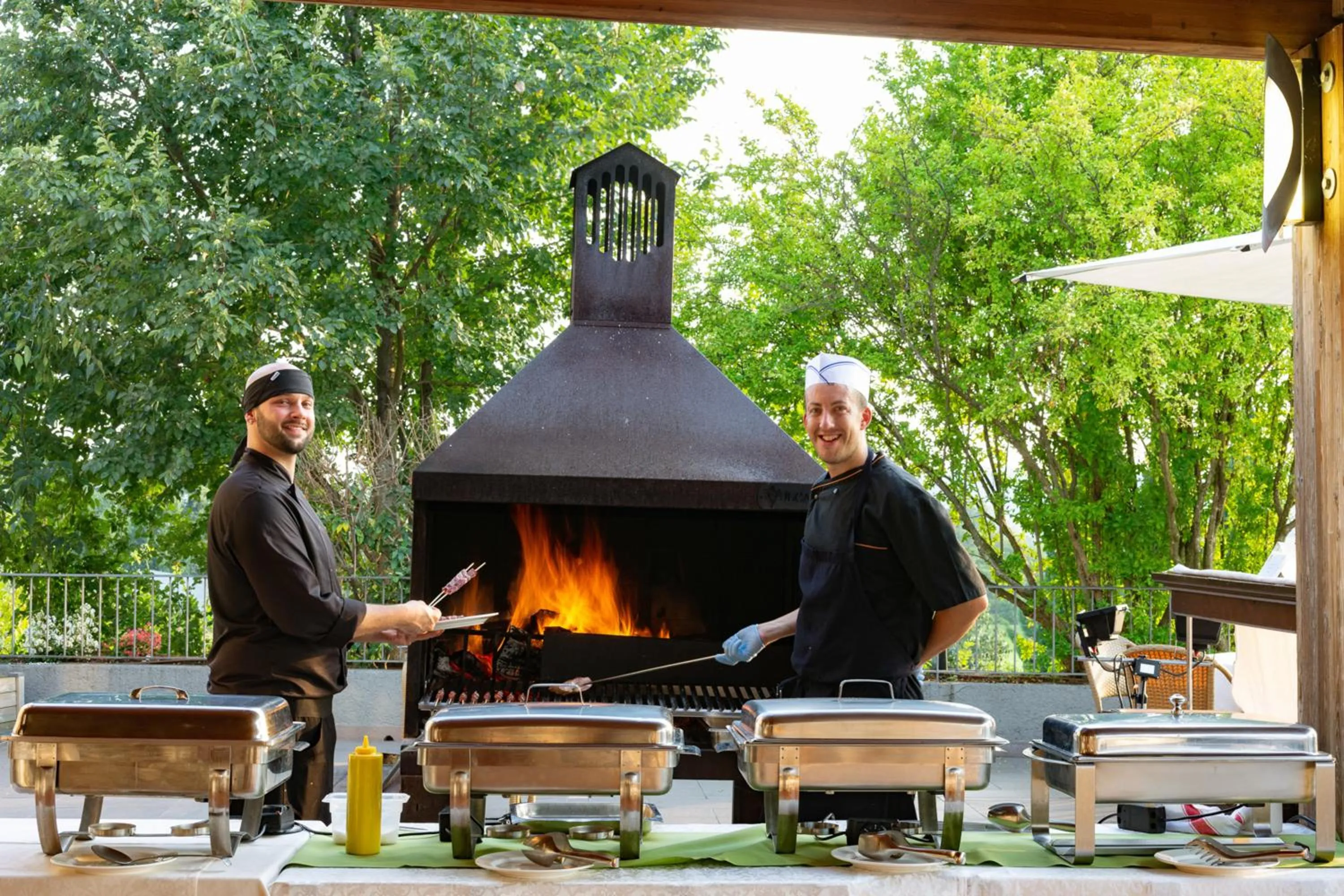 Restaurant/places to eat in Golf Residenza