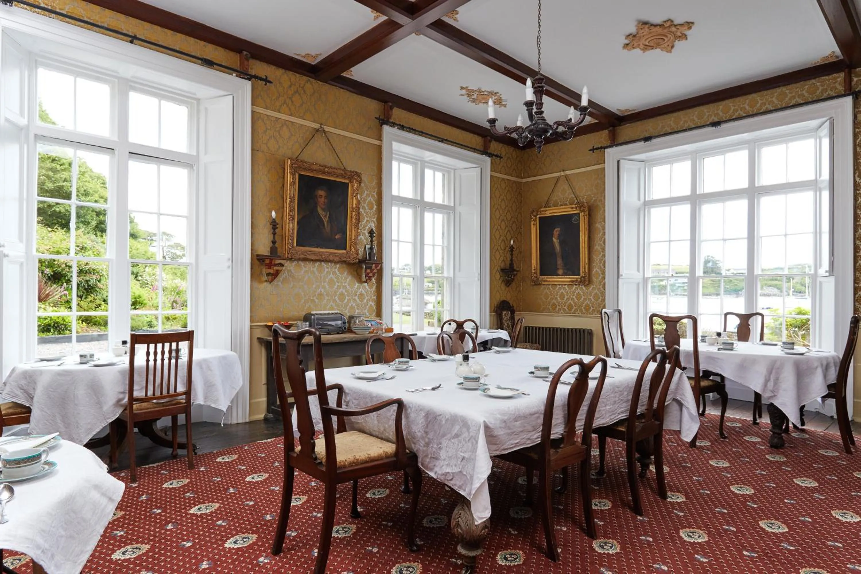 Restaurant/places to eat in The Castle