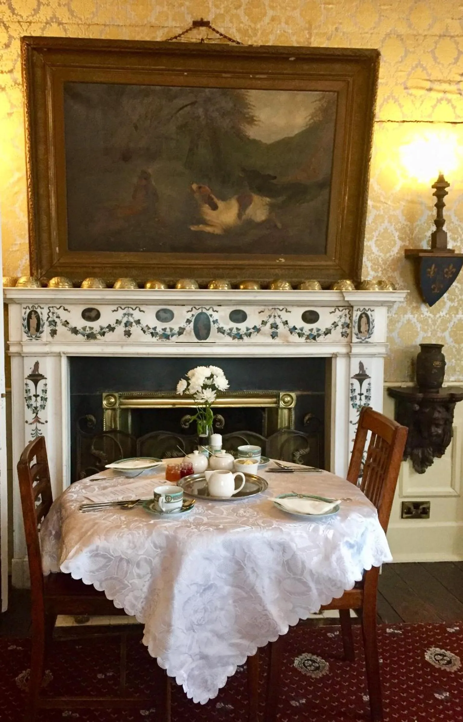 Restaurant/places to eat in The Castle