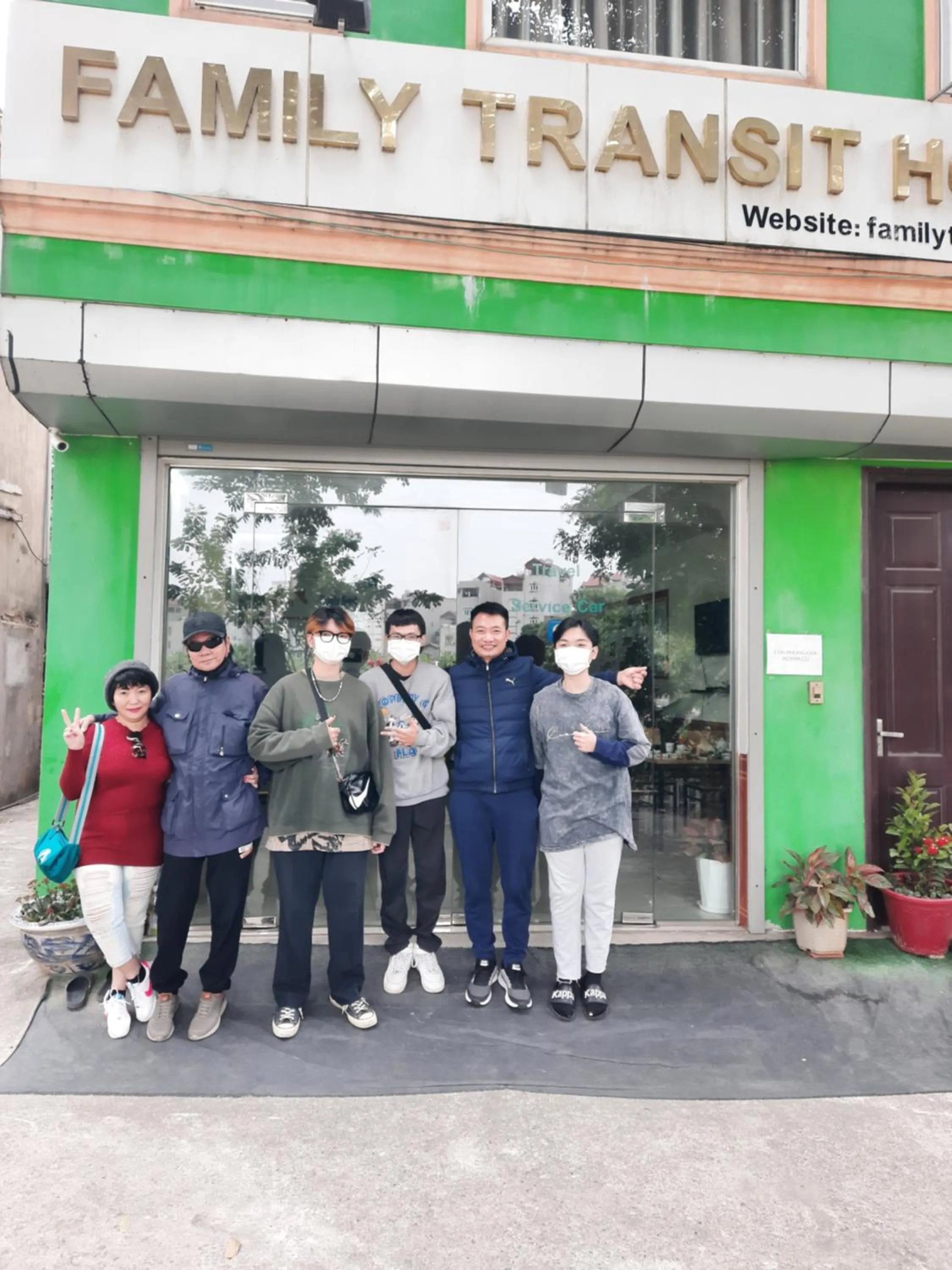 Facade/entrance in Family Transit Hotel