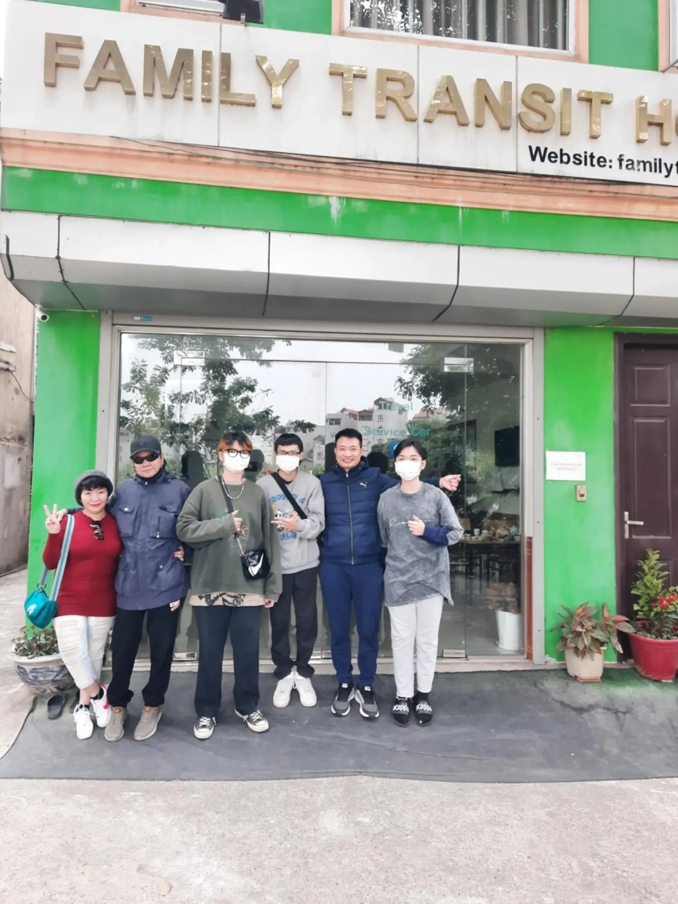 Facade/entrance in Family Transit Hotel Facade/entrance in Family Transit Hotel