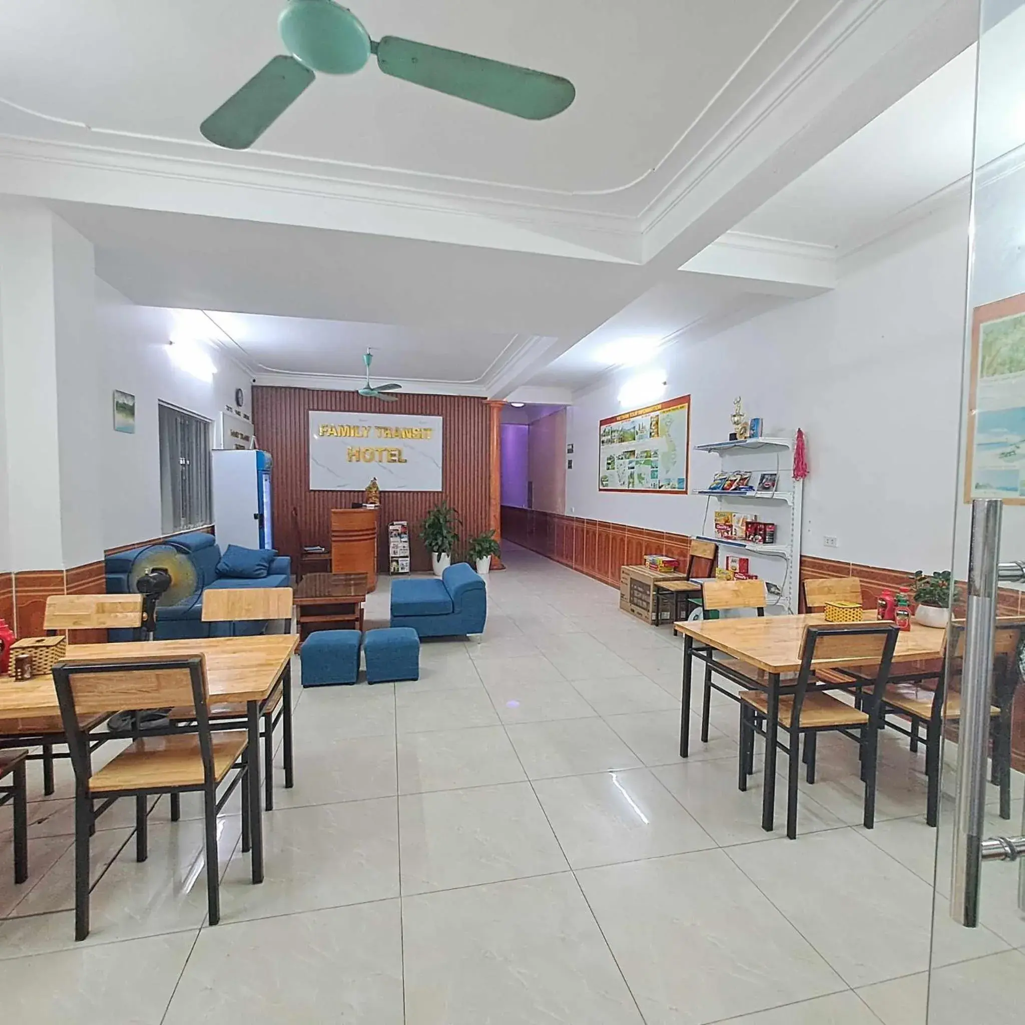 Restaurant/places to eat in Family Transit Hotel Restaurant/places to eat in Family Transit Hotel