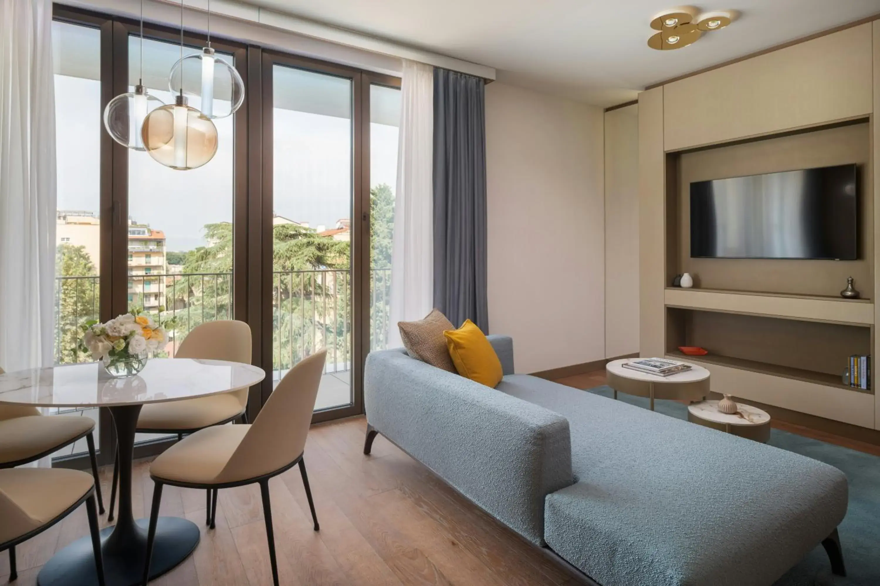 Living room in Teatro Luxury Apartments Firenze - Starhotels Collezione Living room in Teatro Luxury Apartments Firenze - Starhotels Collezione