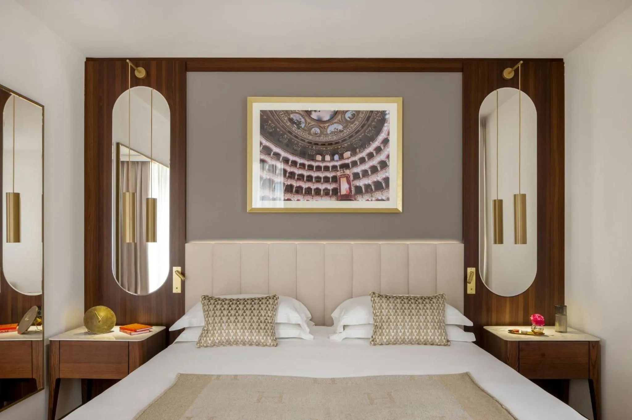Bedroom, Bed in Teatro Luxury Apartments Firenze - Starhotels Collezione
