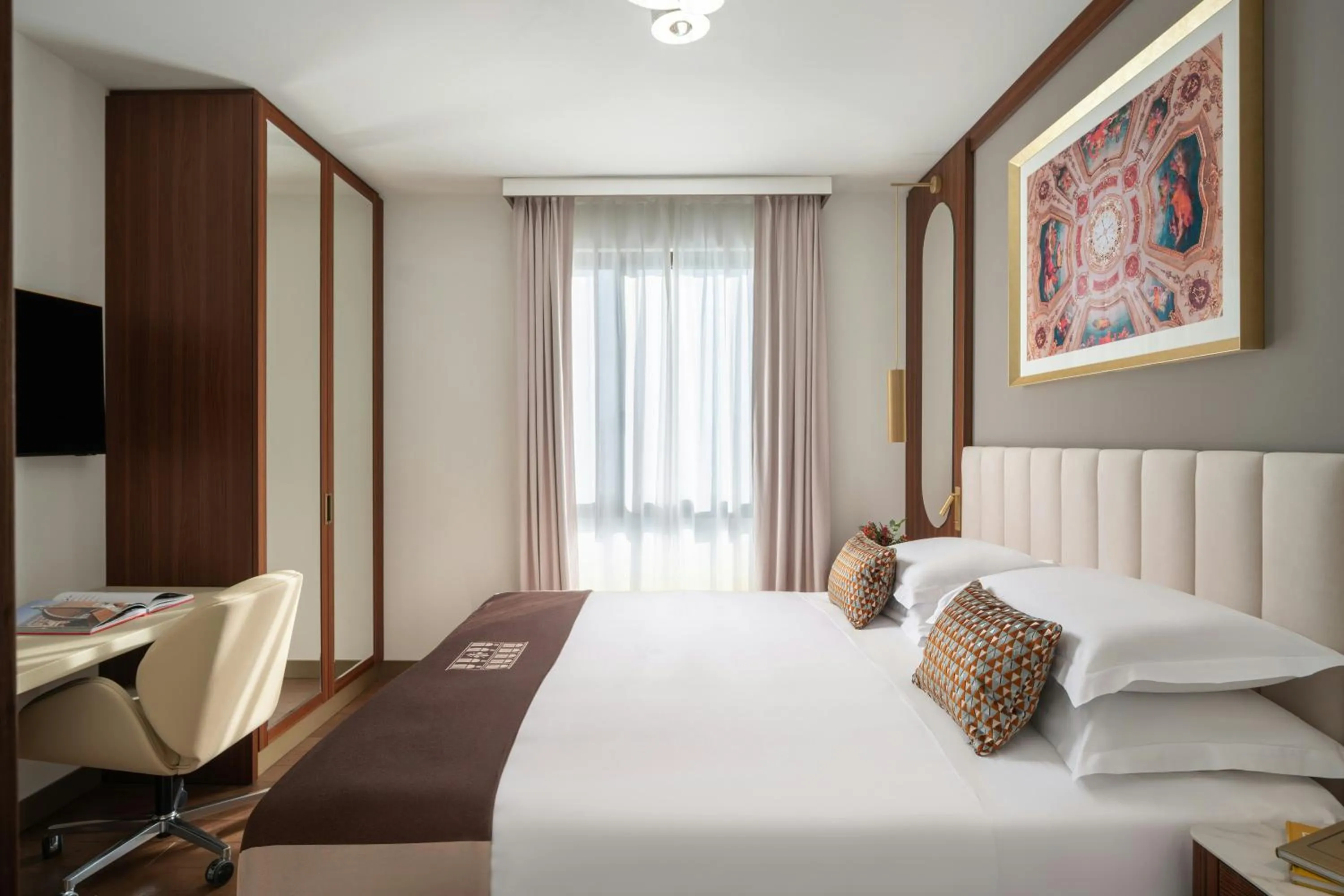 Photo of the whole room, Bed in Teatro Luxury Apartments Firenze - Starhotels Collezione