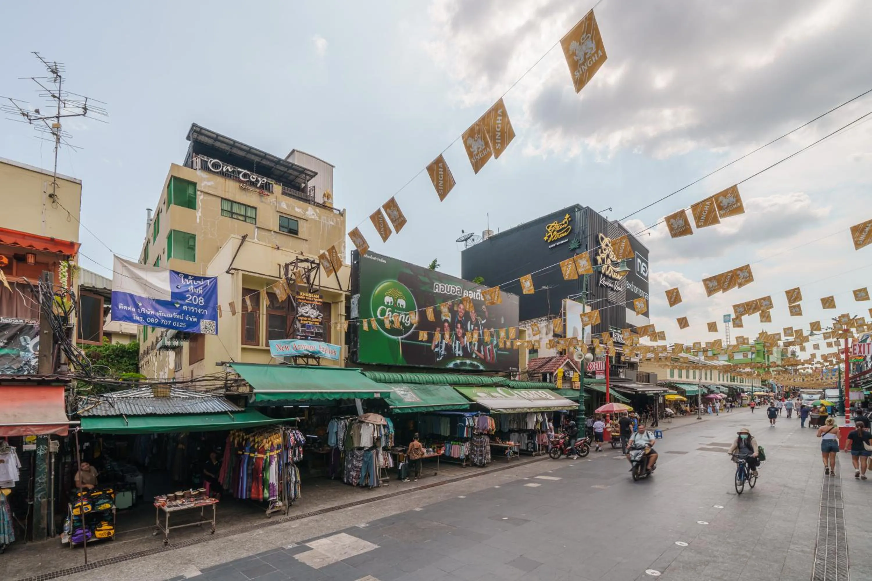 Street view in Collection O Khaosan Park