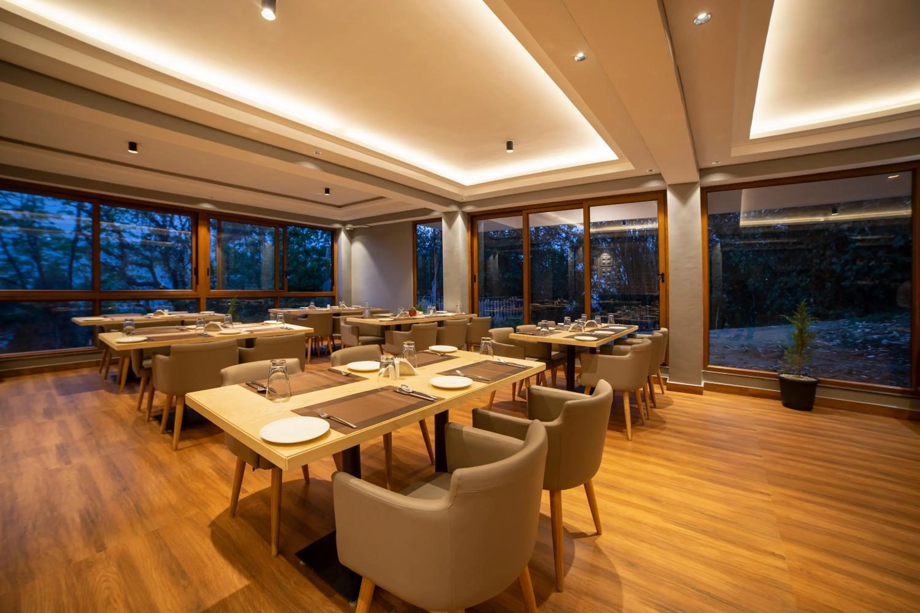 Restaurant/places to eat in Yashshree Pelling Chekhim Retreat