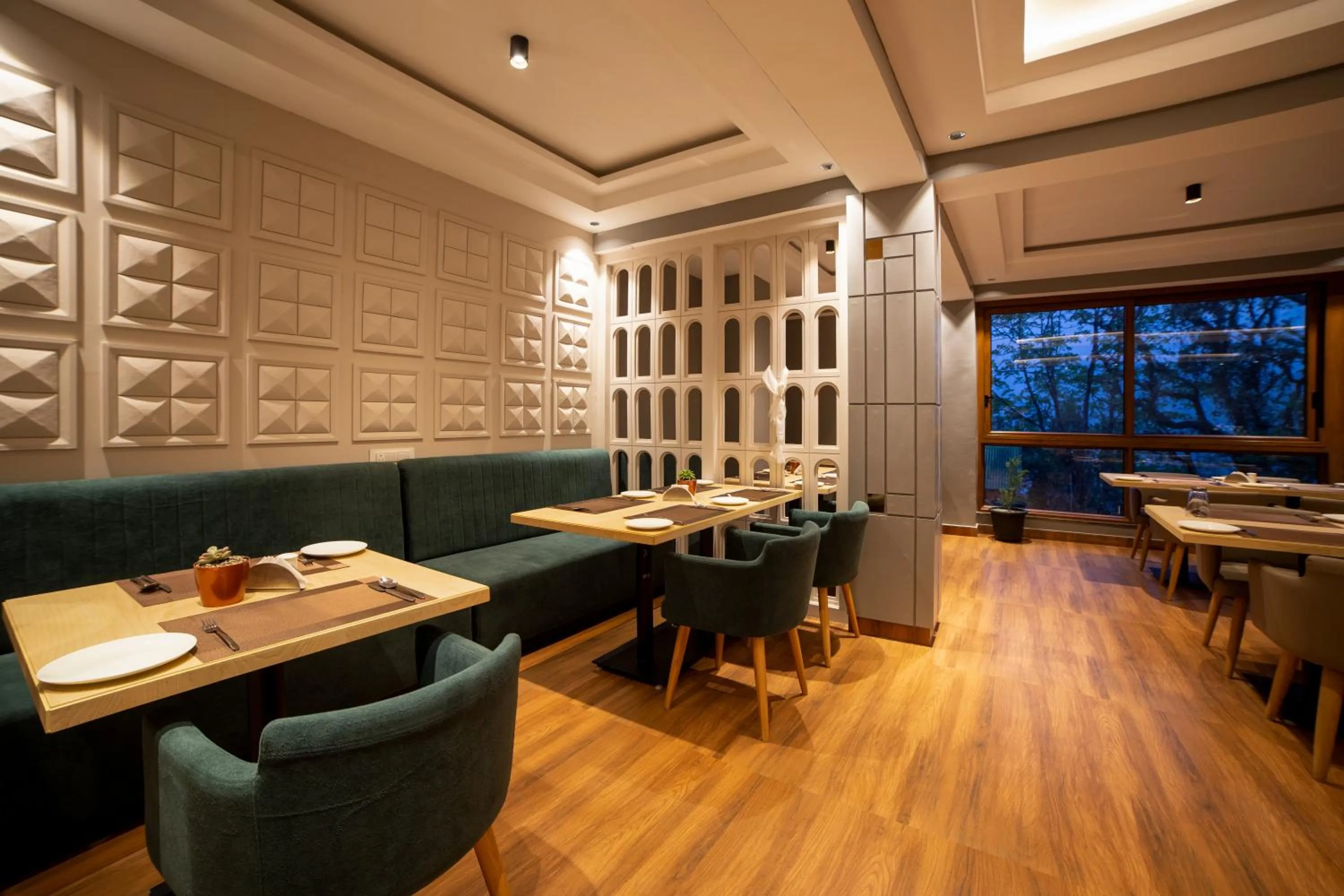 Restaurant/places to eat in Yashshree Pelling Chekhim Retreat