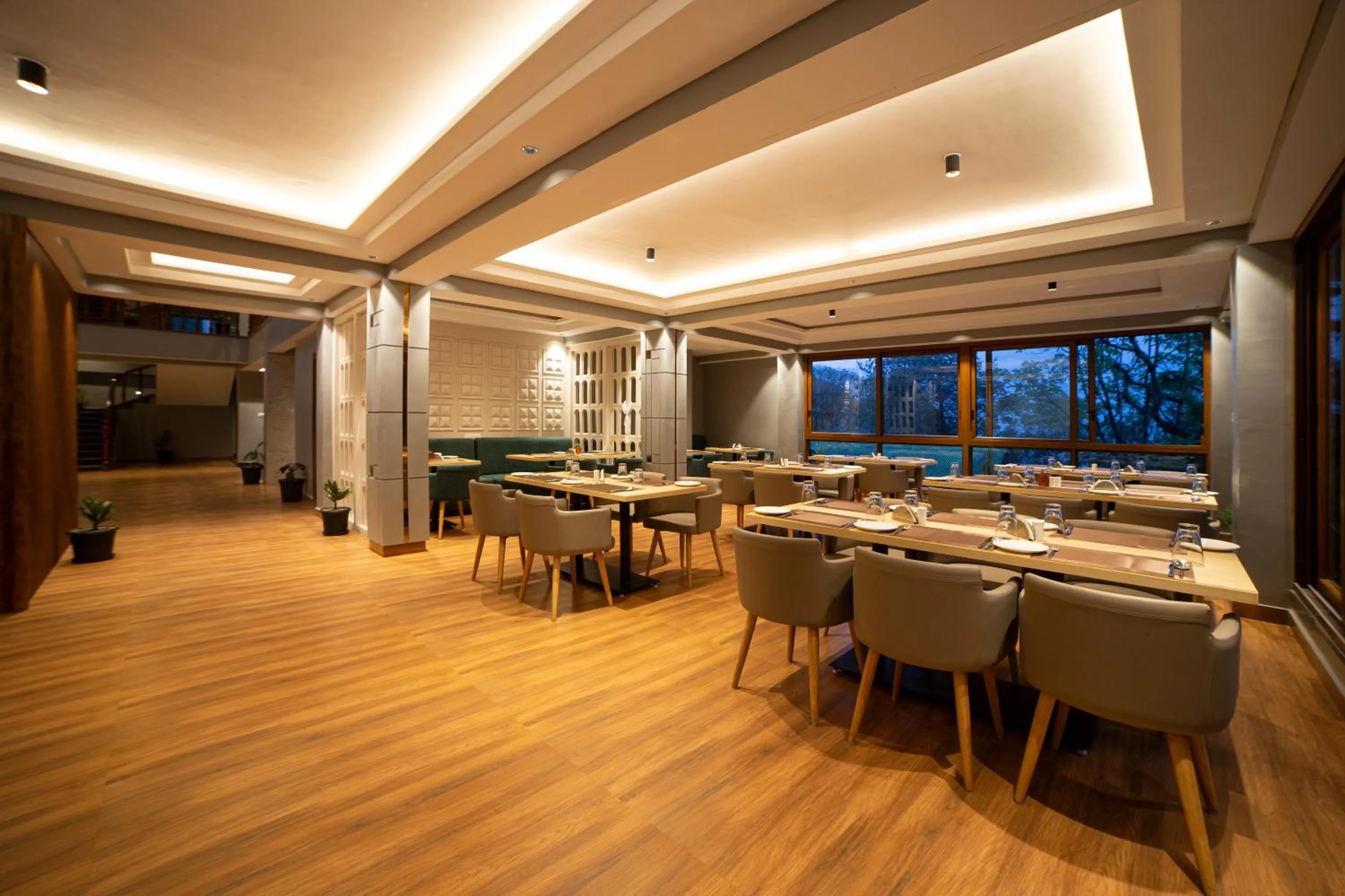 Restaurant/places to eat in Yashshree Pelling Chekhim Retreat