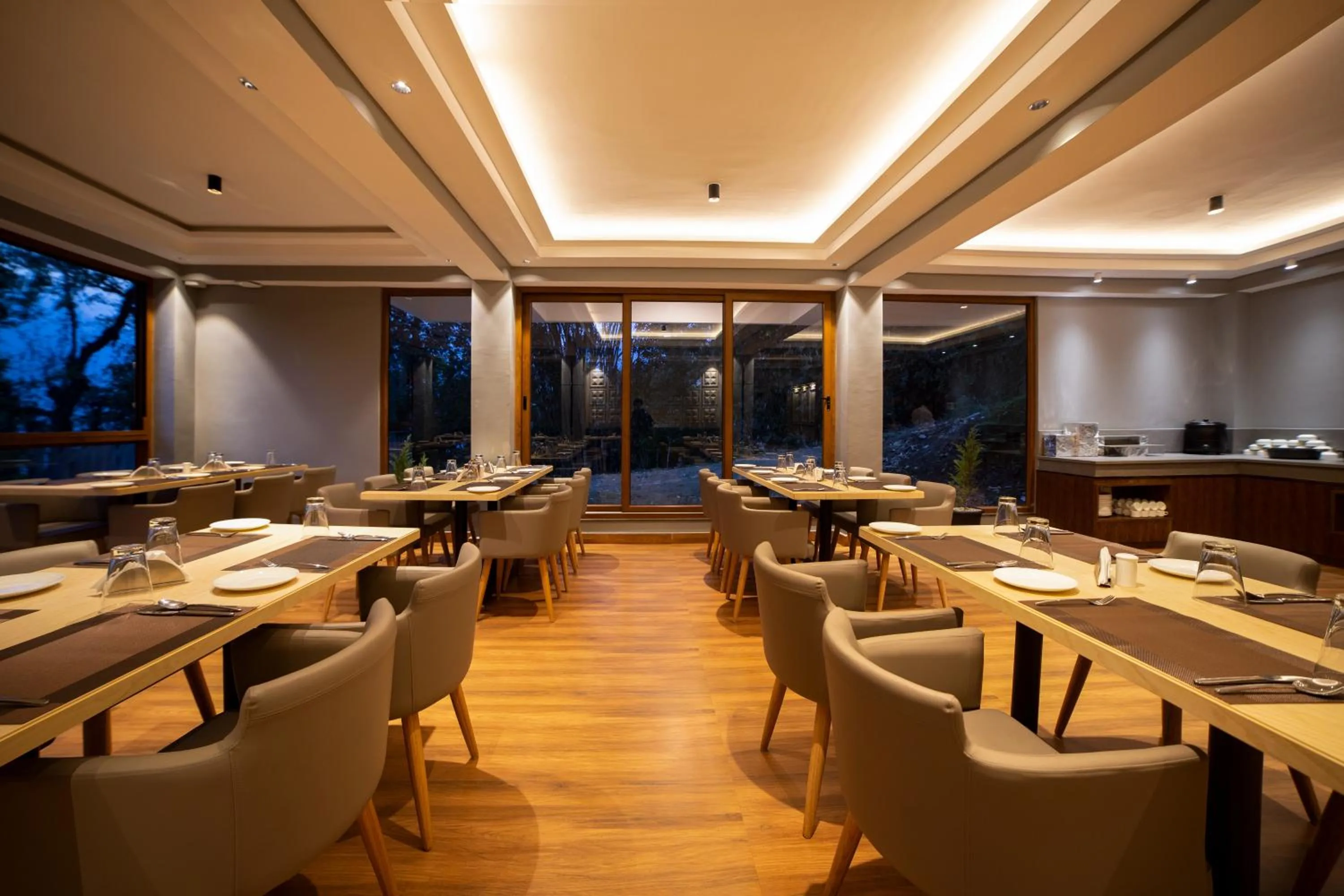 Restaurant/places to eat in Yashshree Pelling Chekhim Retreat