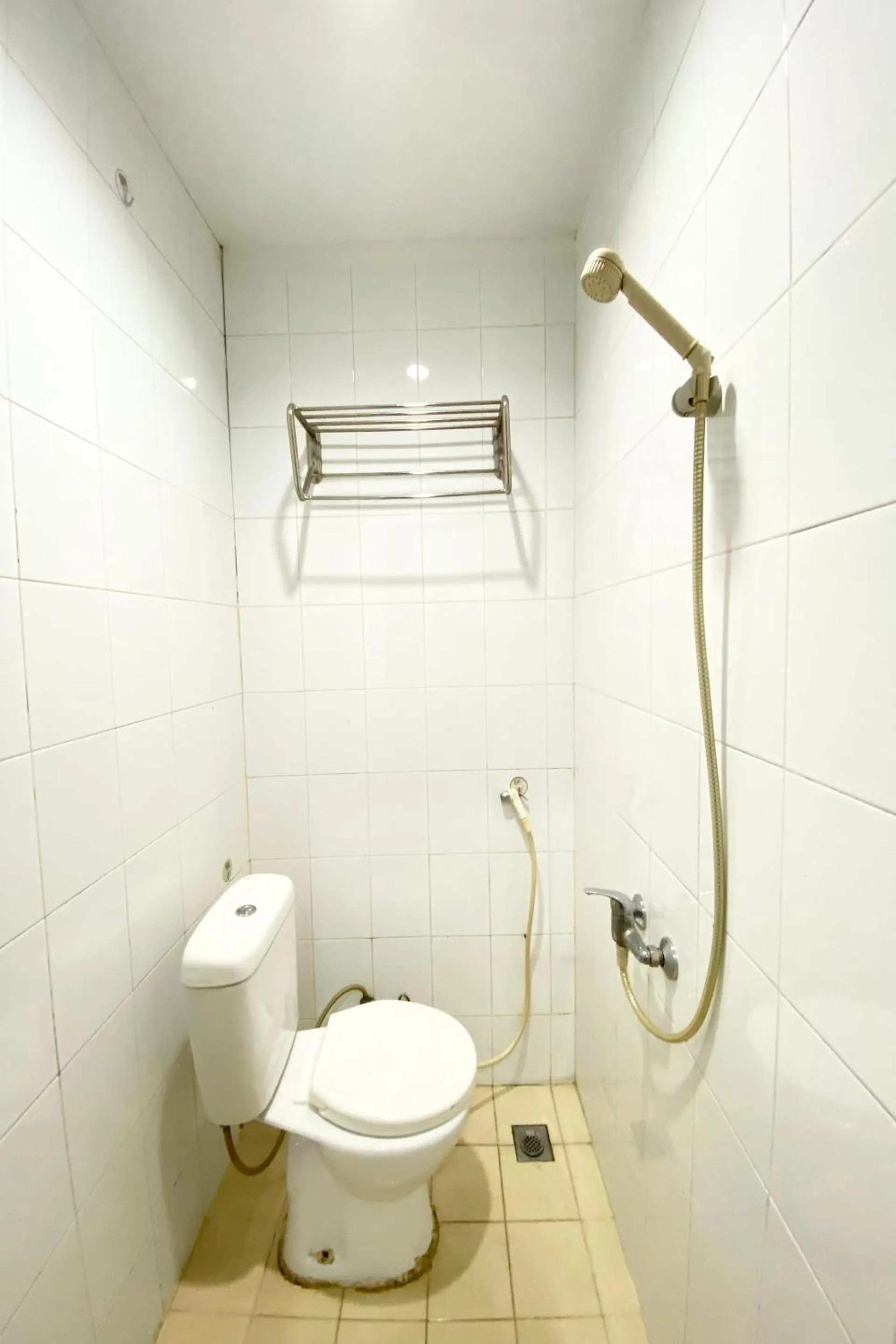 Bathroom in Hotel O Jodoh Near Grand Batam Mall Formerly Agung Hotel