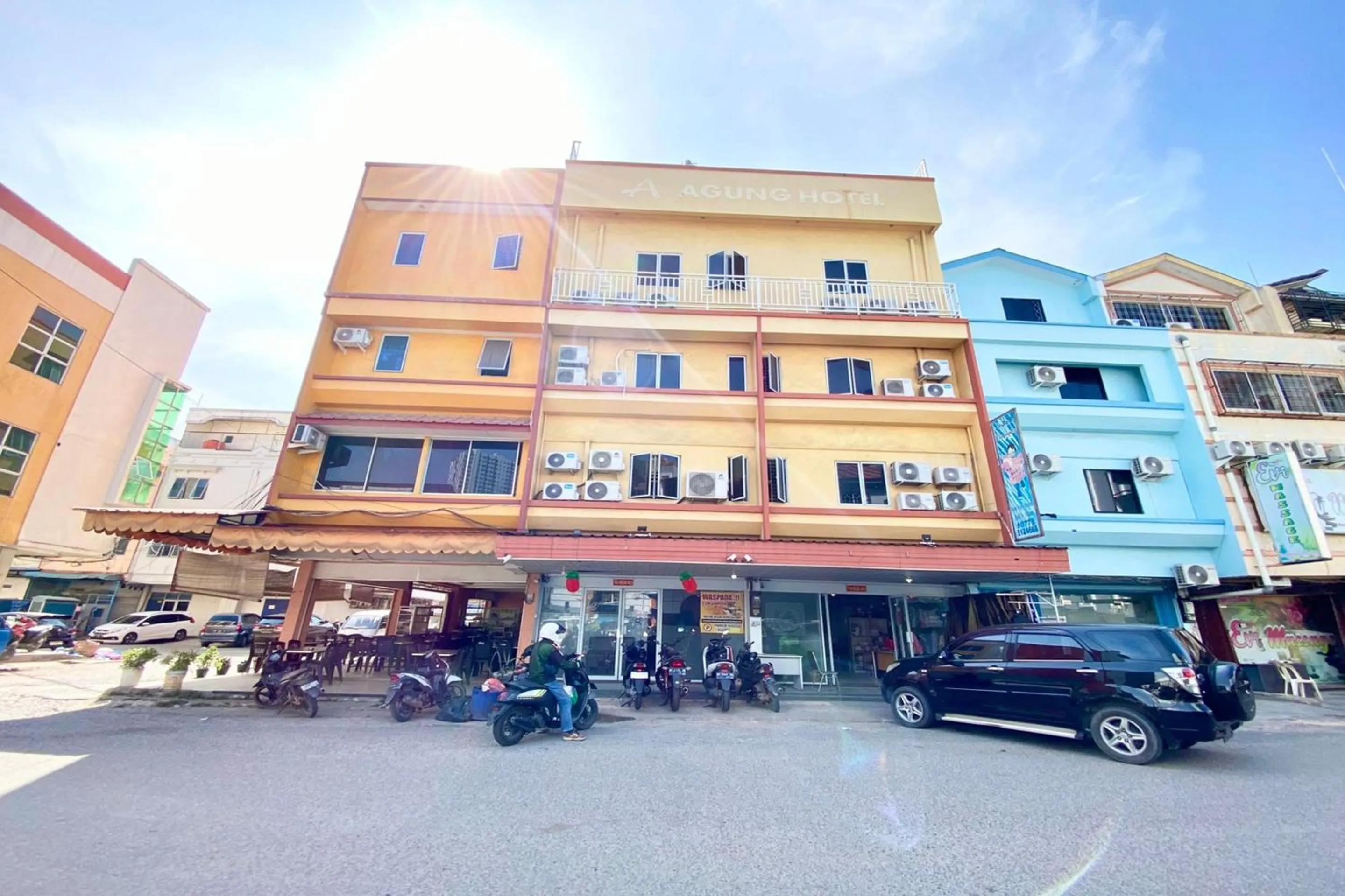 Property building in Hotel O Jodoh Near Grand Batam Mall Formerly Agung Hotel