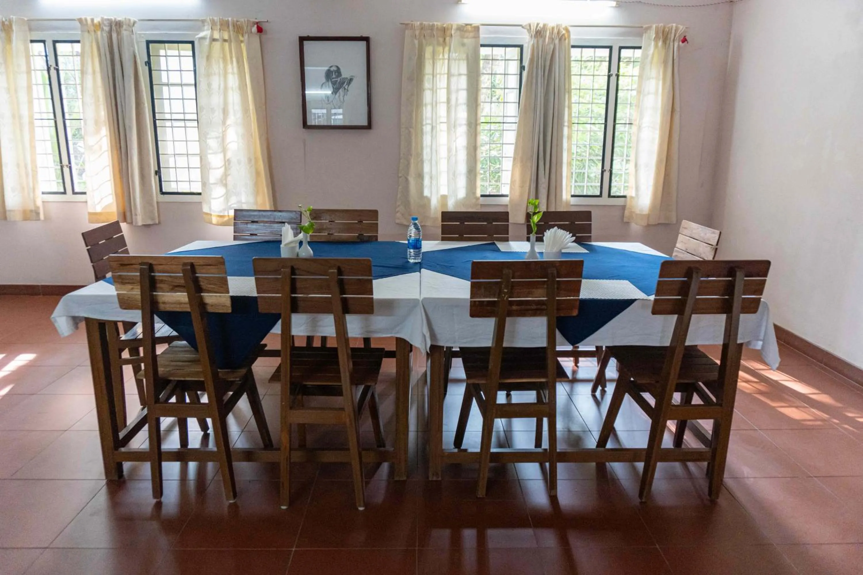 Restaurant/places to eat in Gama Heritage Residency