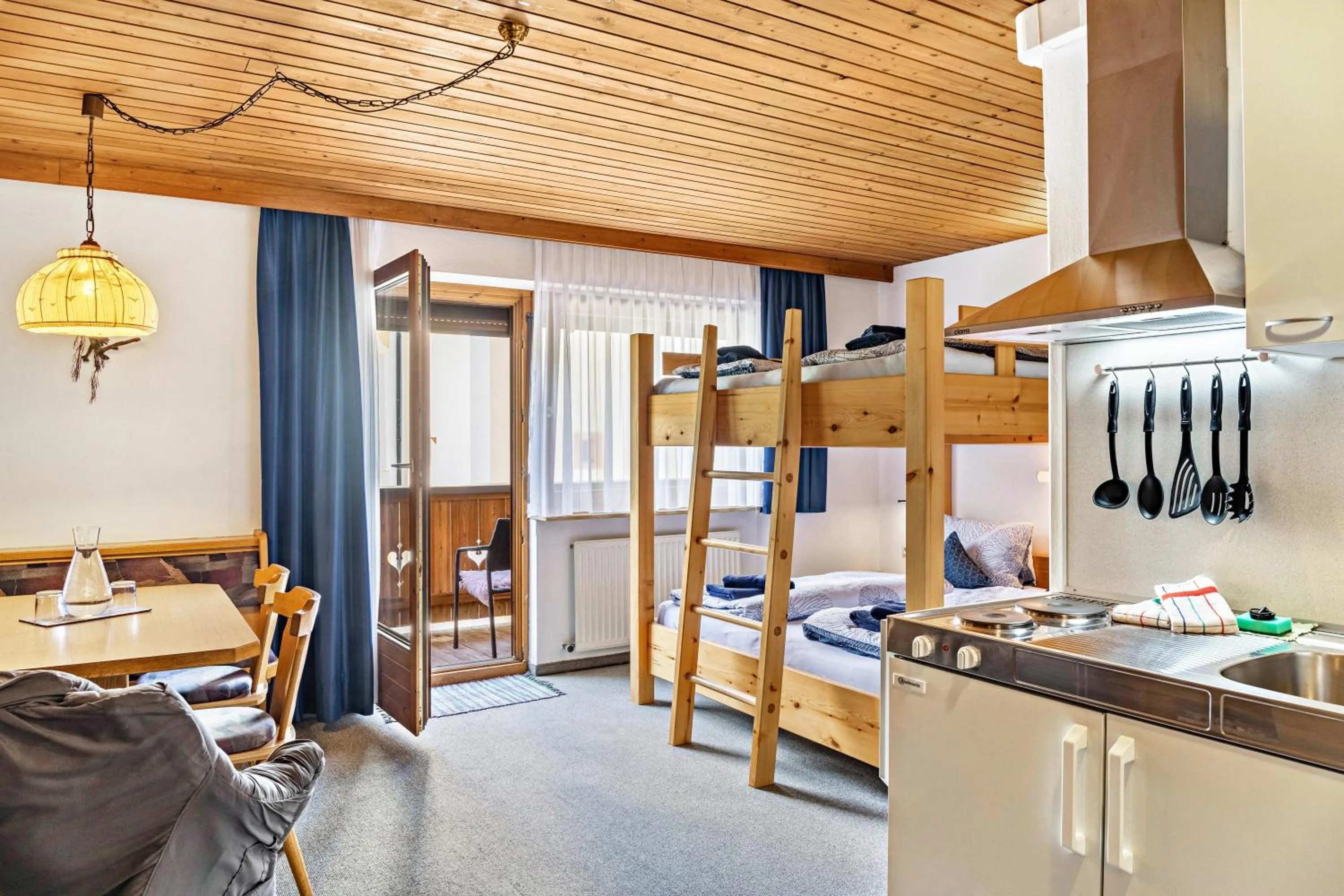 Property building, Bed in Studio Hochzillertal mit Sauna