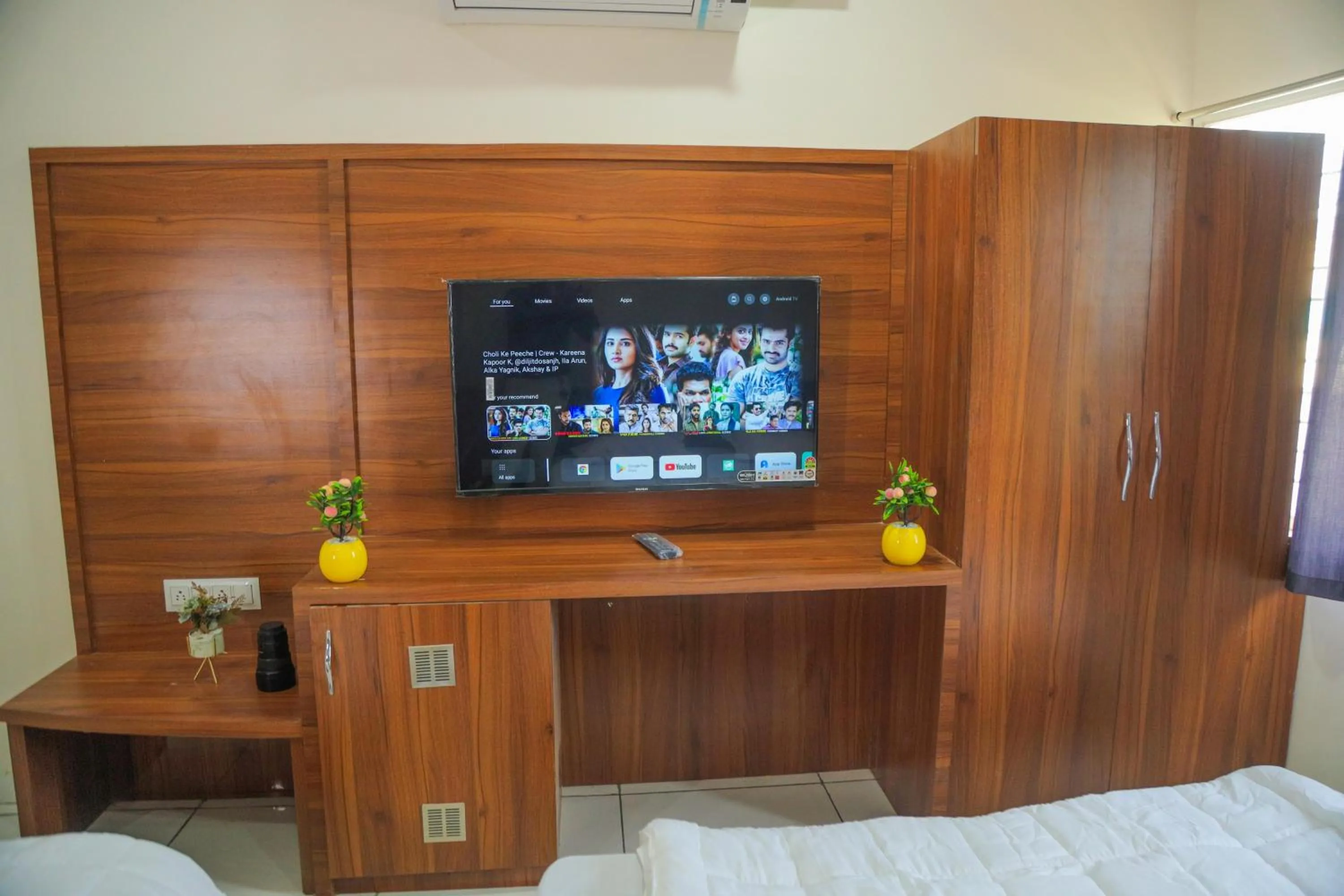 TV and multimedia, Bed in Hotel Dev Krishna Palace