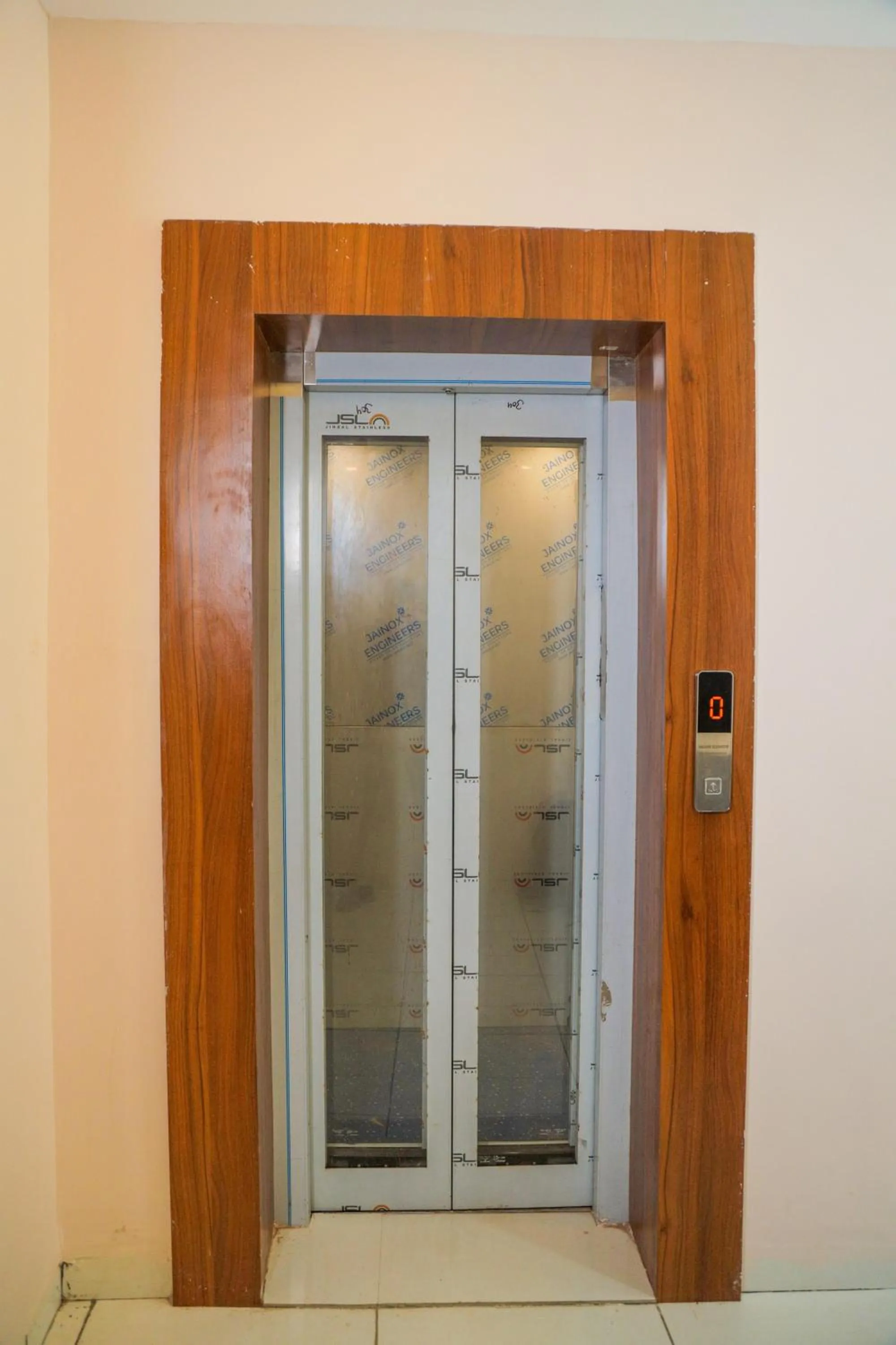 elevator in Hotel Dev Krishna Palace